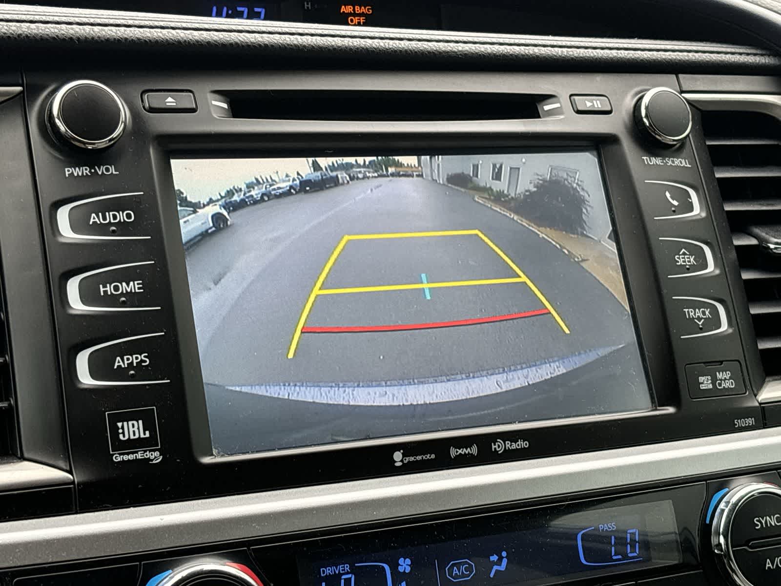 Thumbnail: 2019 Toyota Highlander - 21