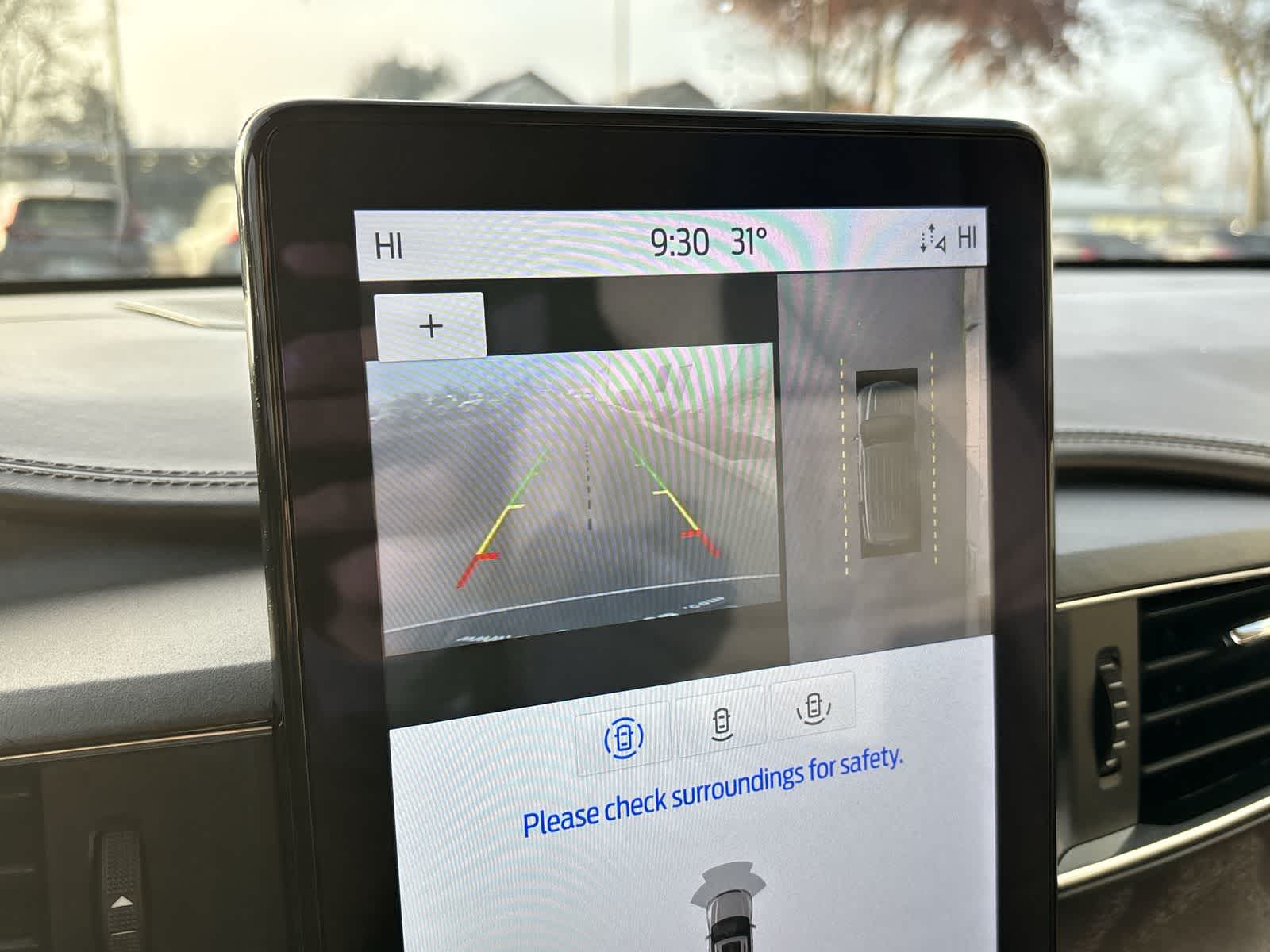 Thumbnail: 2020 Ford Explorer - 24