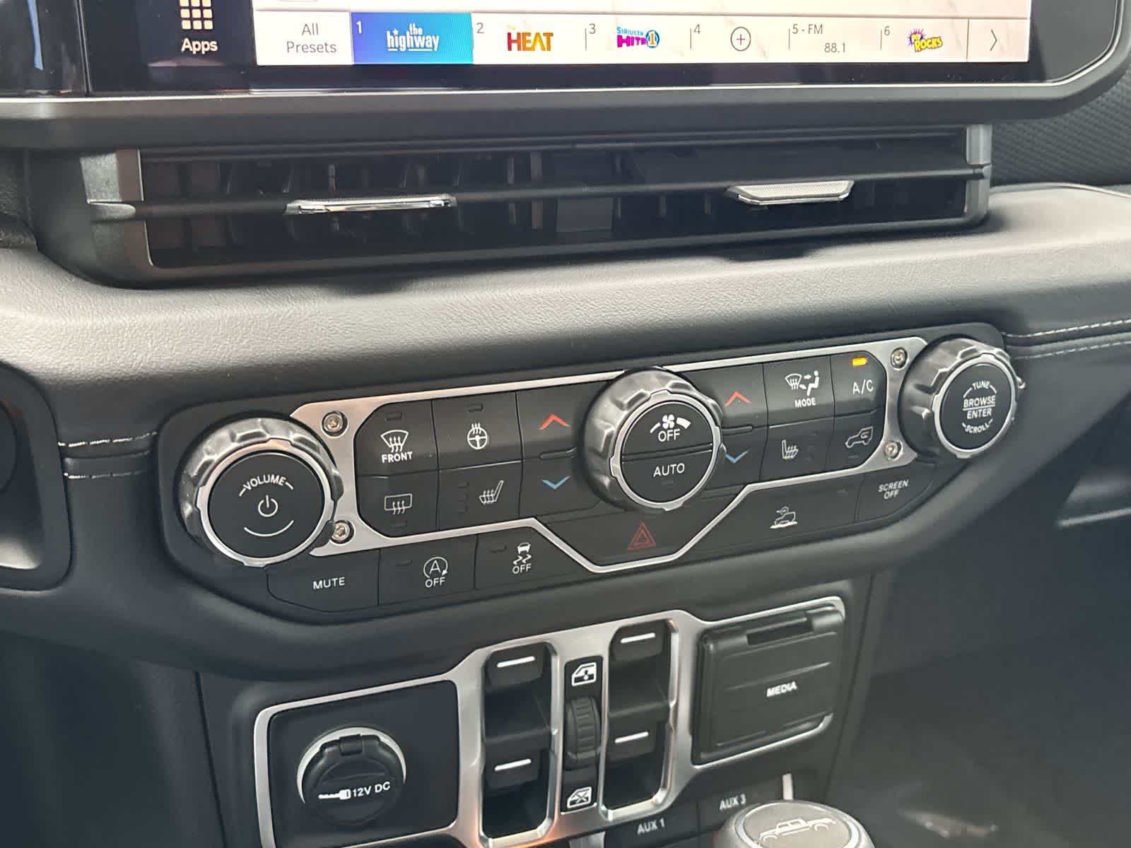 Thumbnail: 2026 Jeep Gladiator - 20