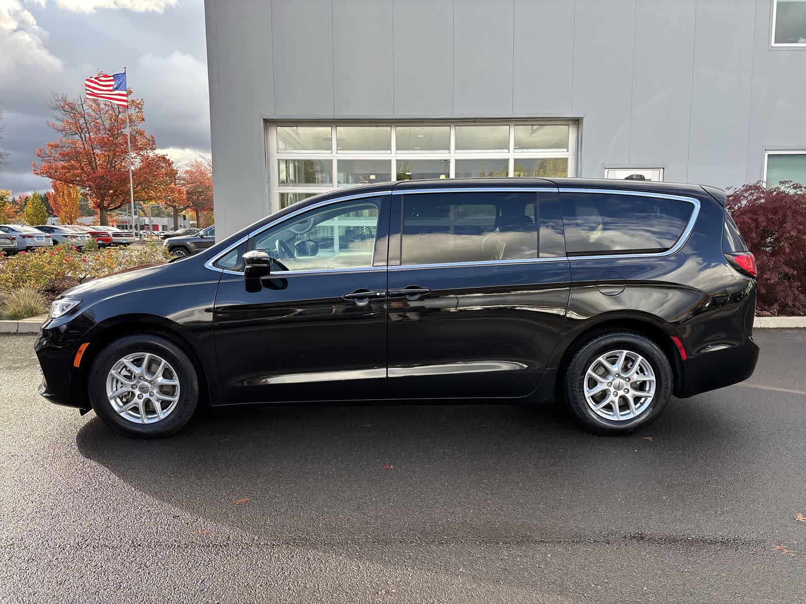Used 2024 Chrysler Pacifica Touring L Van Passenger Van