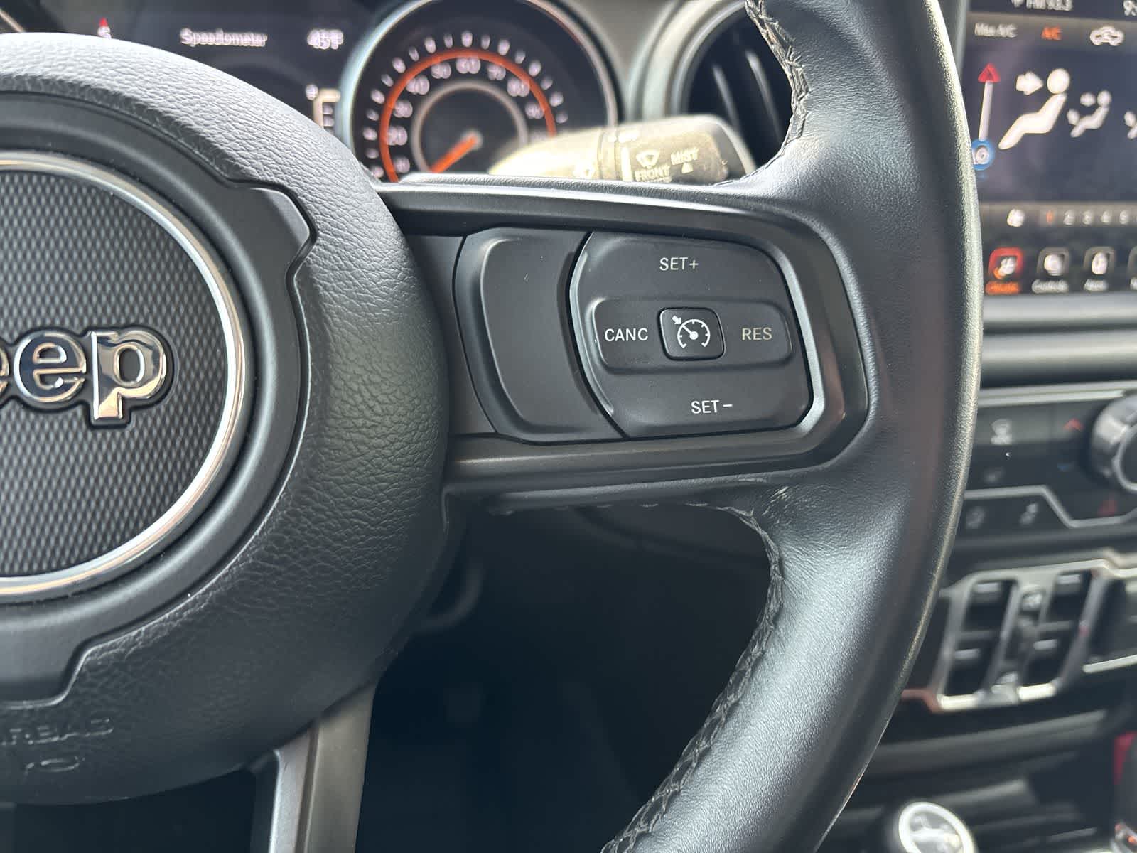 Thumbnail: 2021 Jeep Gladiator - 12