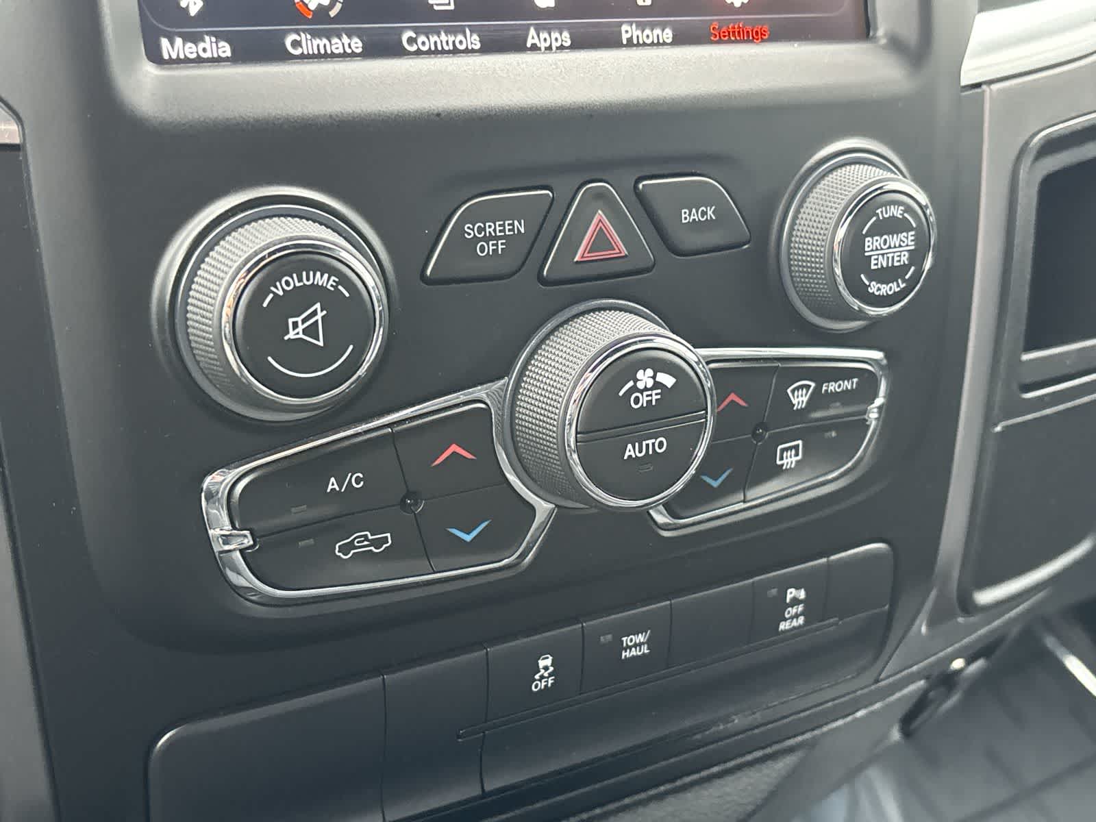 Thumbnail: 2021 RAM 1500 Classic - 24