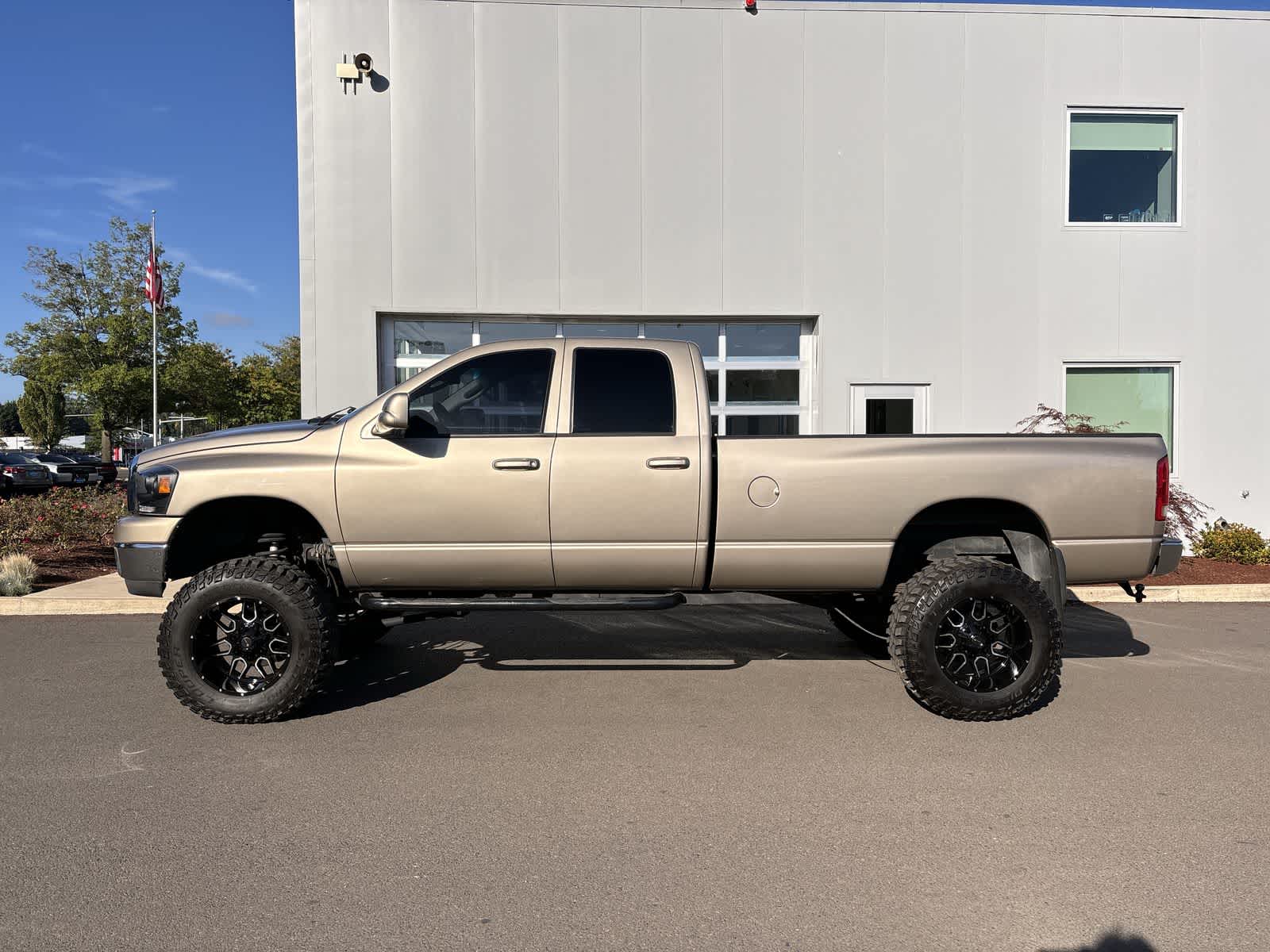 Used 2004 Dodge Ram 2500 Pickup SLT with VIN 3D7KU28C24G210775 for sale in Eugene, OR