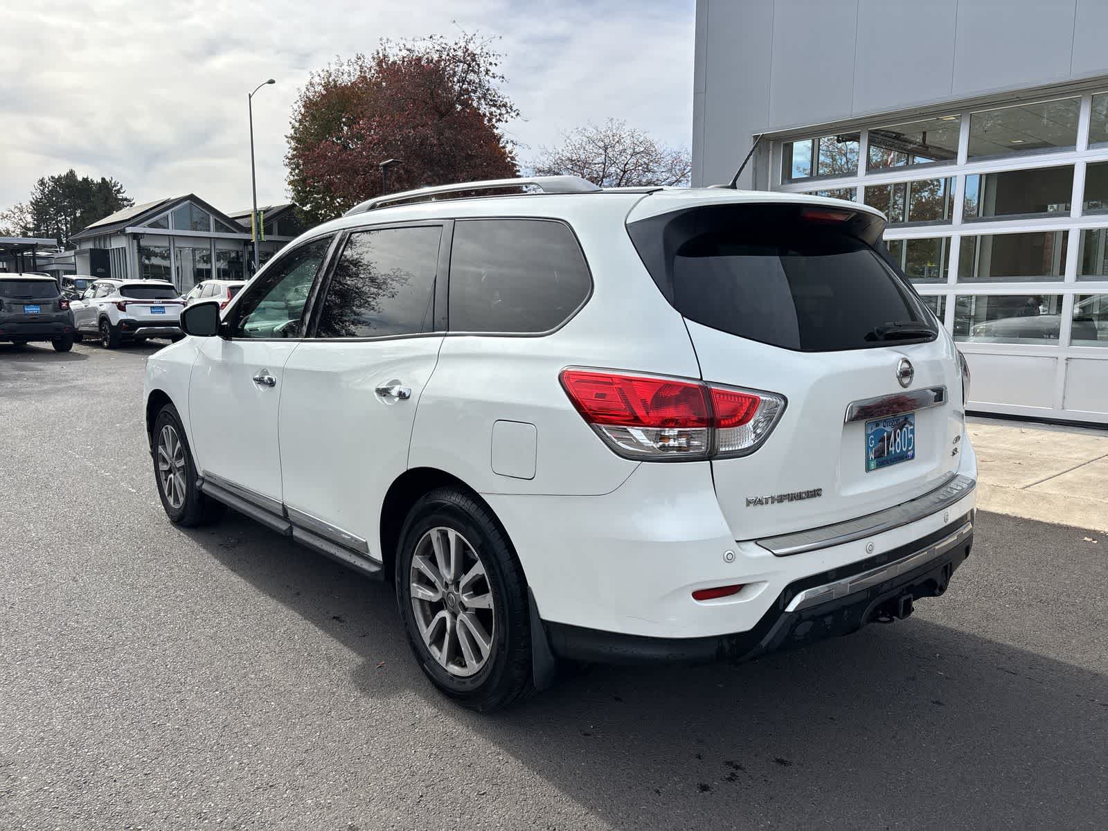 Used 2015 Nissan Pathfinder SL SUV