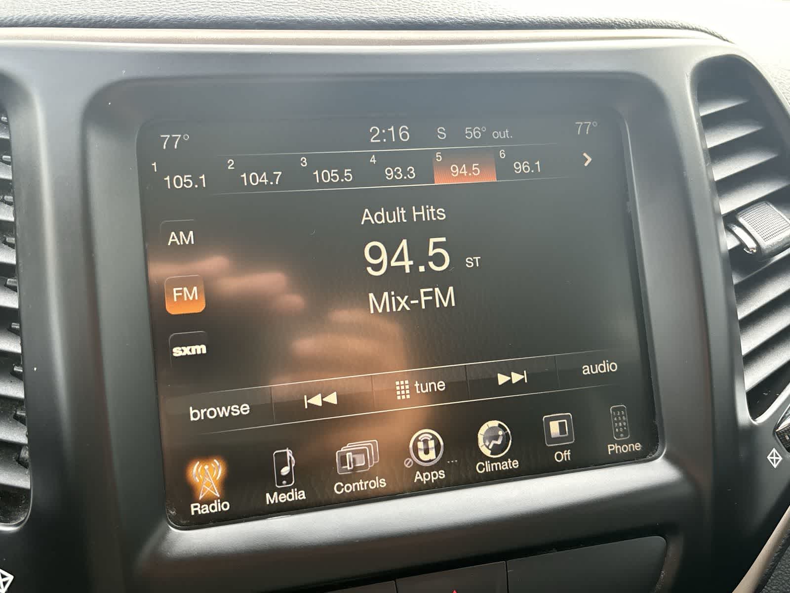 Thumbnail: 2017 Jeep Cherokee - 18