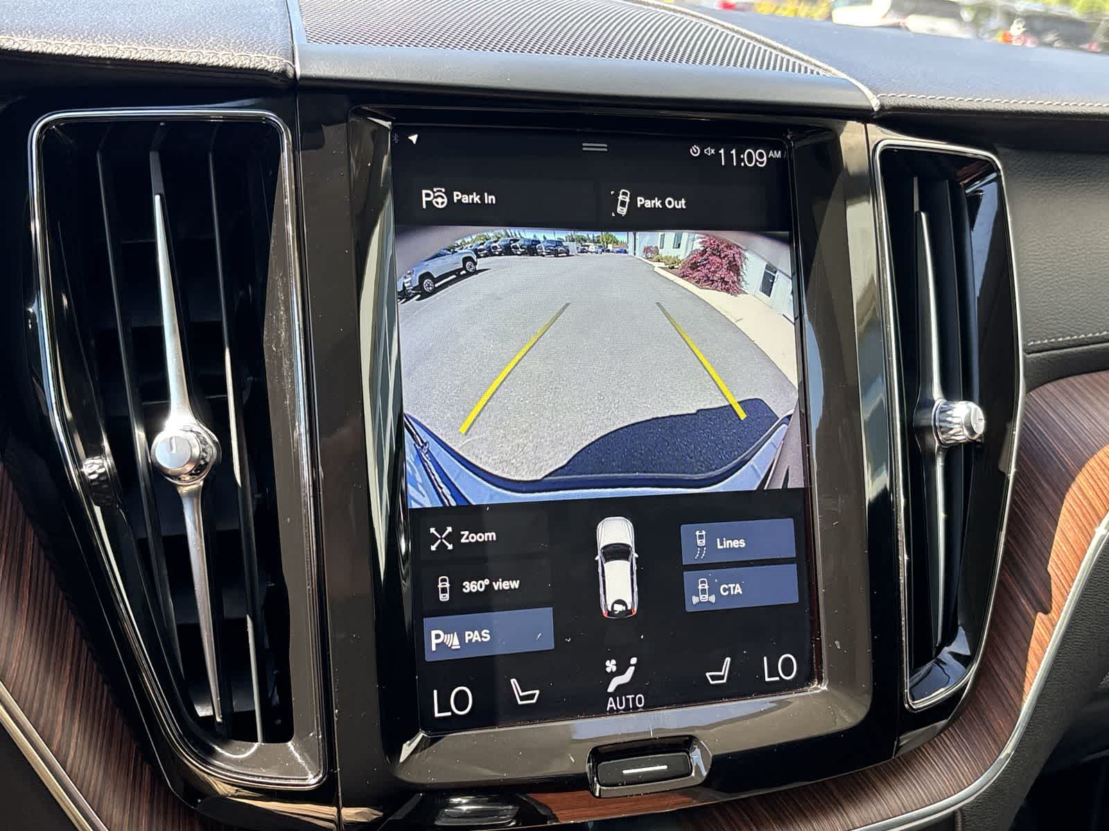 Thumbnail: 2019 Volvo XC60 - 23