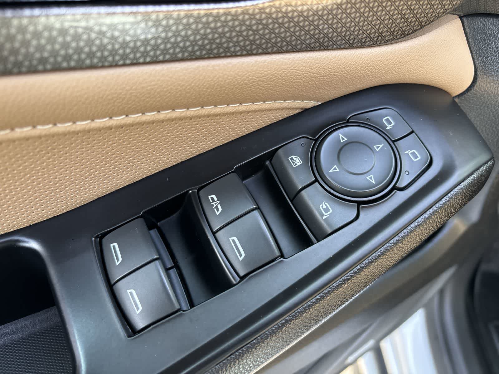 Thumbnail: 2023 Chevrolet Traverse - 9