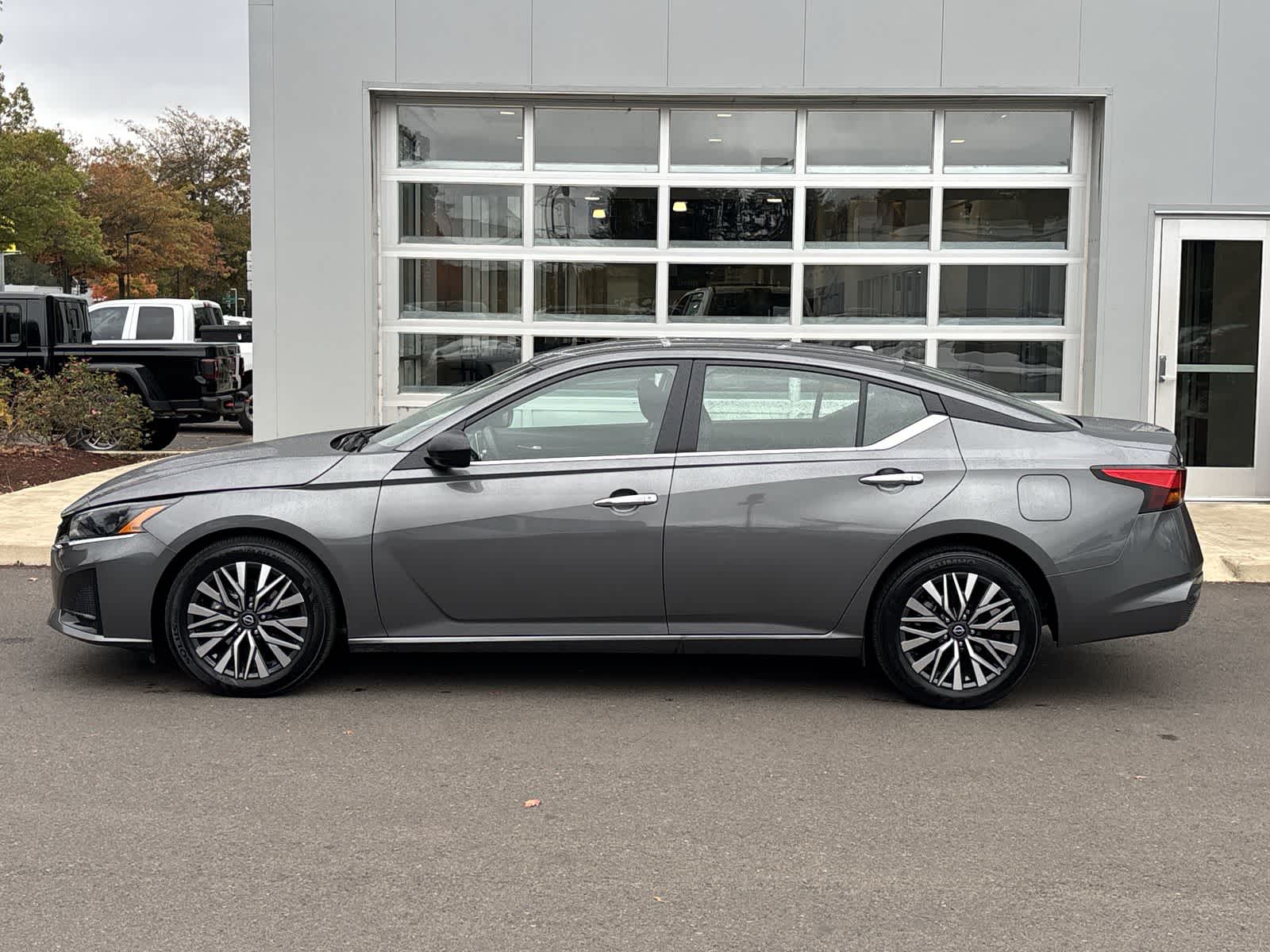 Used 2025 Nissan Altima SV Sedan