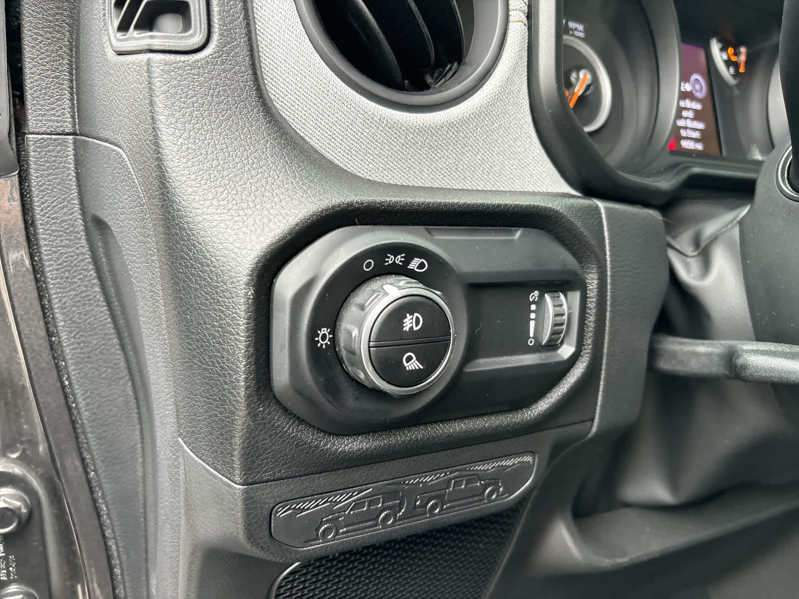 Thumbnail: 2024 Jeep Gladiator - 8
