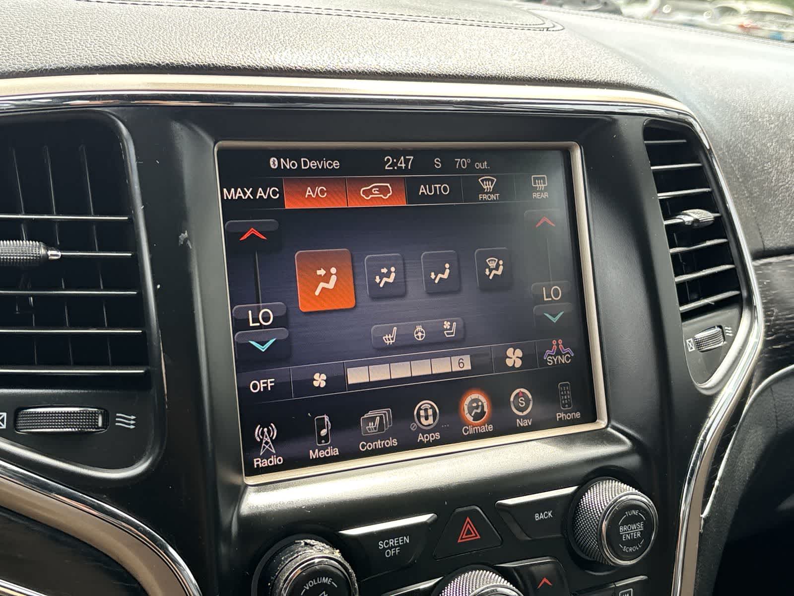 Thumbnail: 2015 Jeep Grand Cherokee - 18