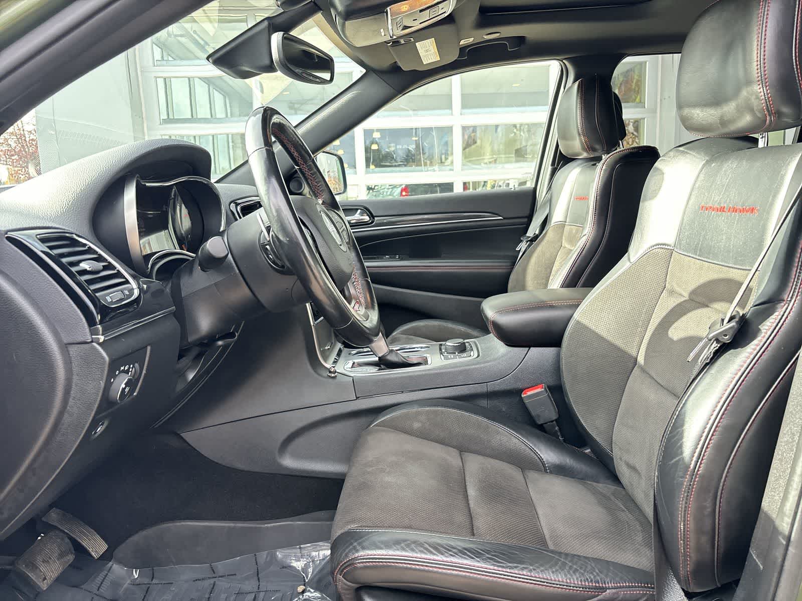 Thumbnail: 2020 Jeep Grand Cherokee - 8