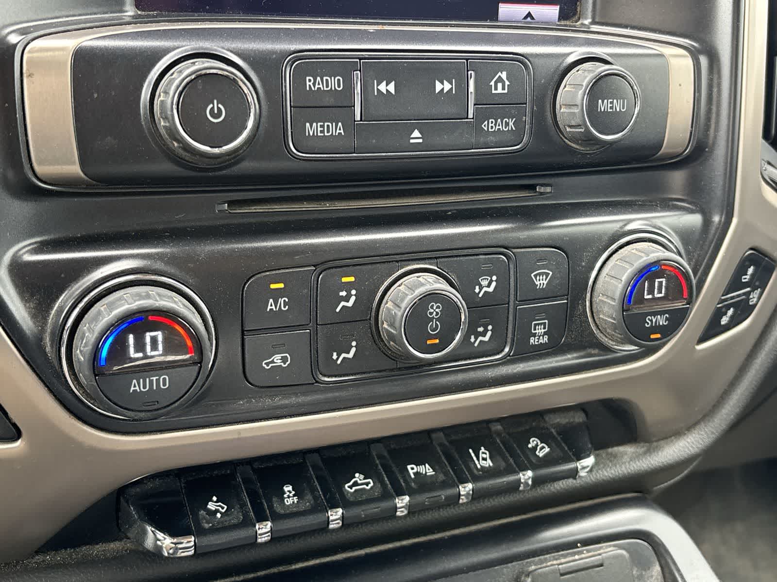 Thumbnail: 2015 GMC Sierra 2500 - 17
