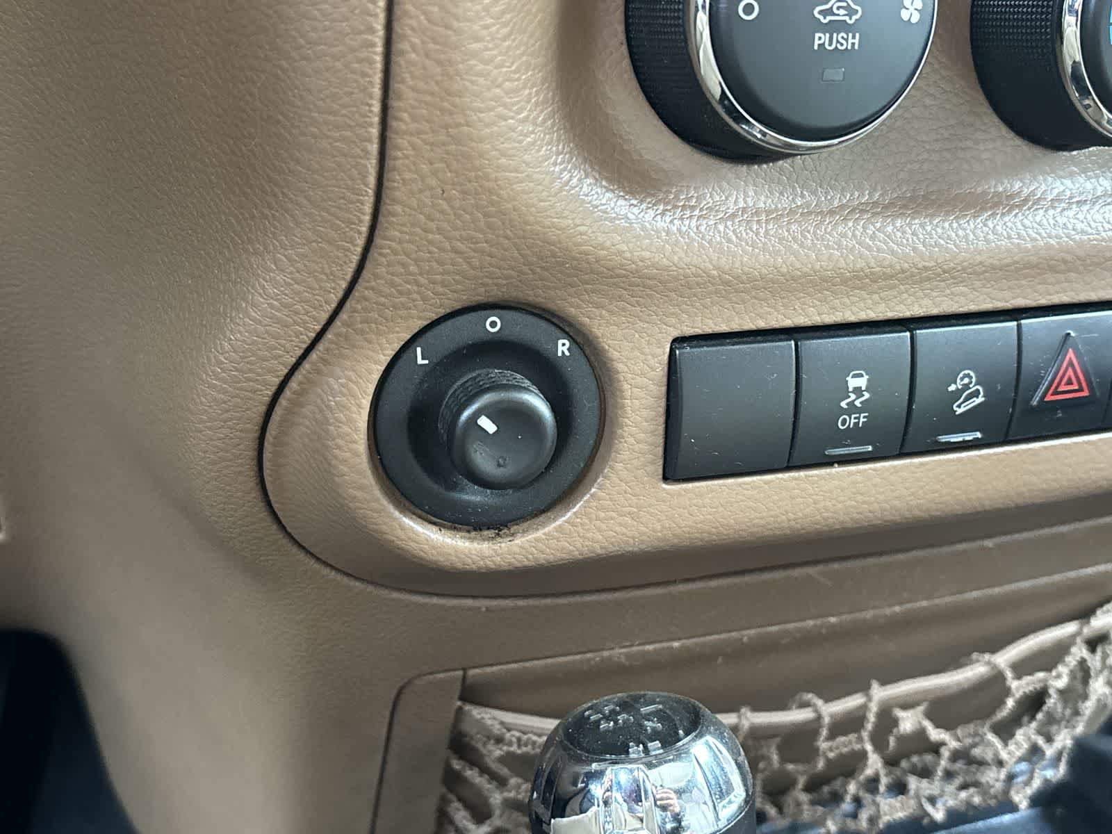 Thumbnail: 2015 Jeep Wrangler - 24