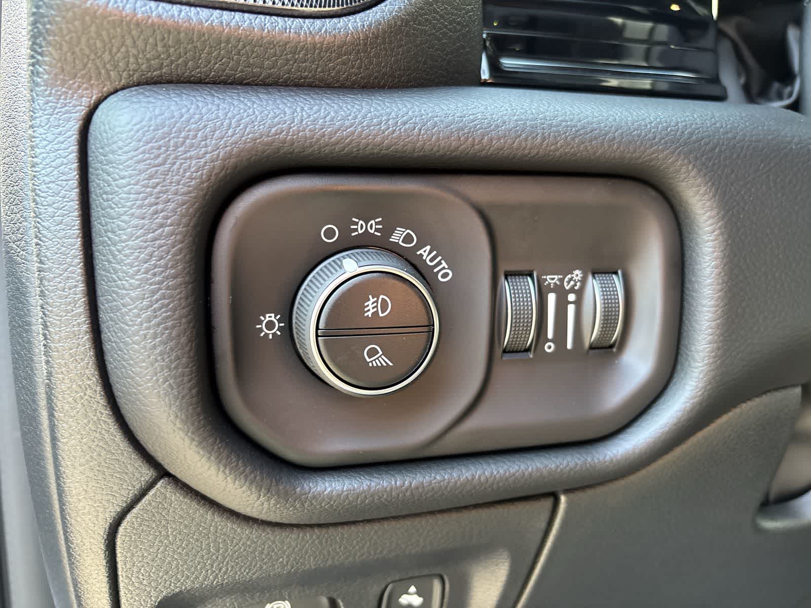 Thumbnail: 2026 RAM 1500 - 12
