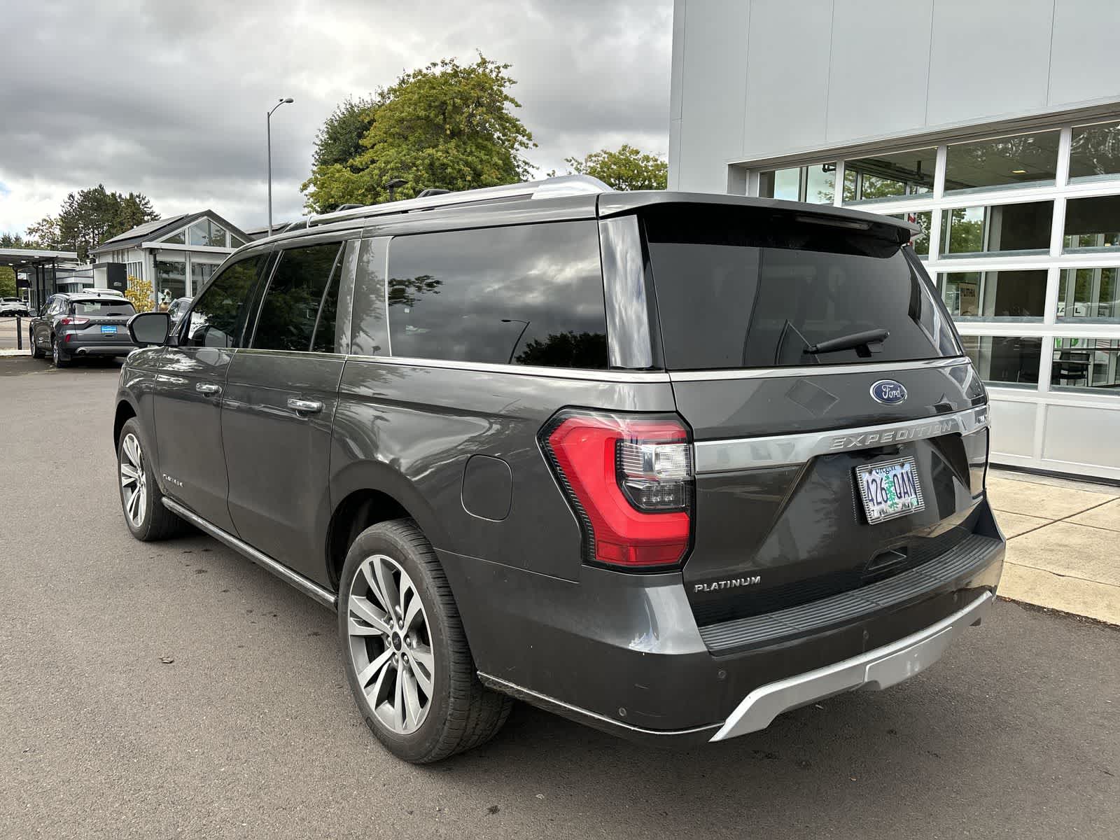 2020 Ford Expedition MAX Platinum photo 2
