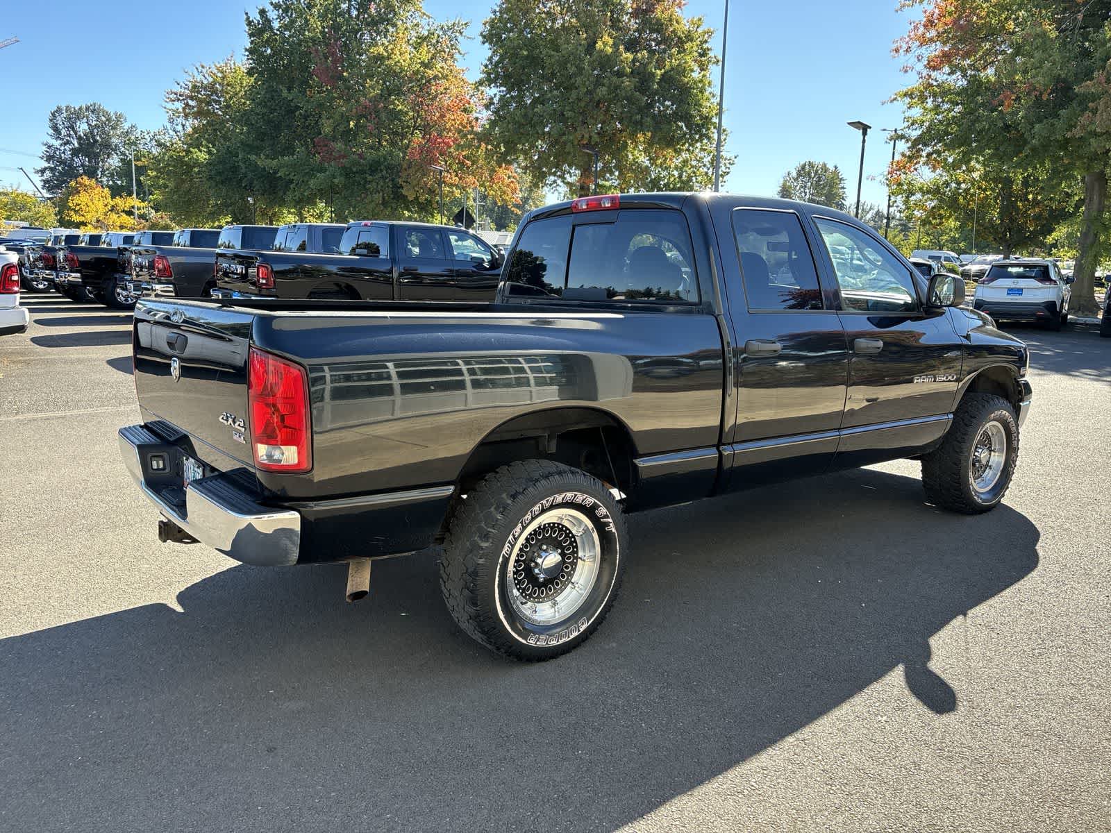 2005 Dodge Ram SLT Laramie photo 3