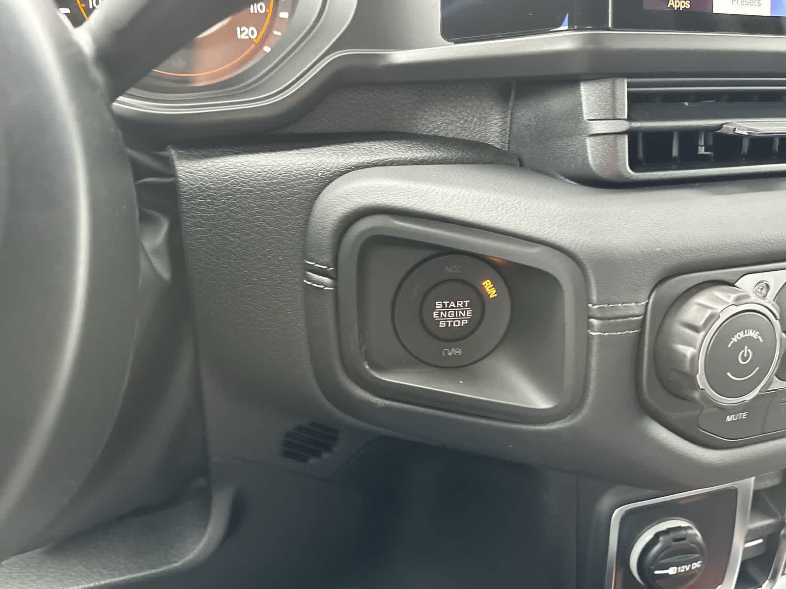 Thumbnail: 2026 Jeep Gladiator - 16