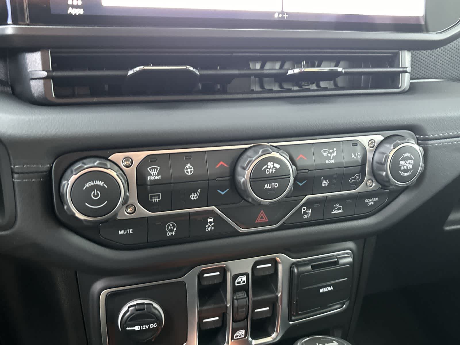 Thumbnail: 2026 Jeep Wrangler - 23