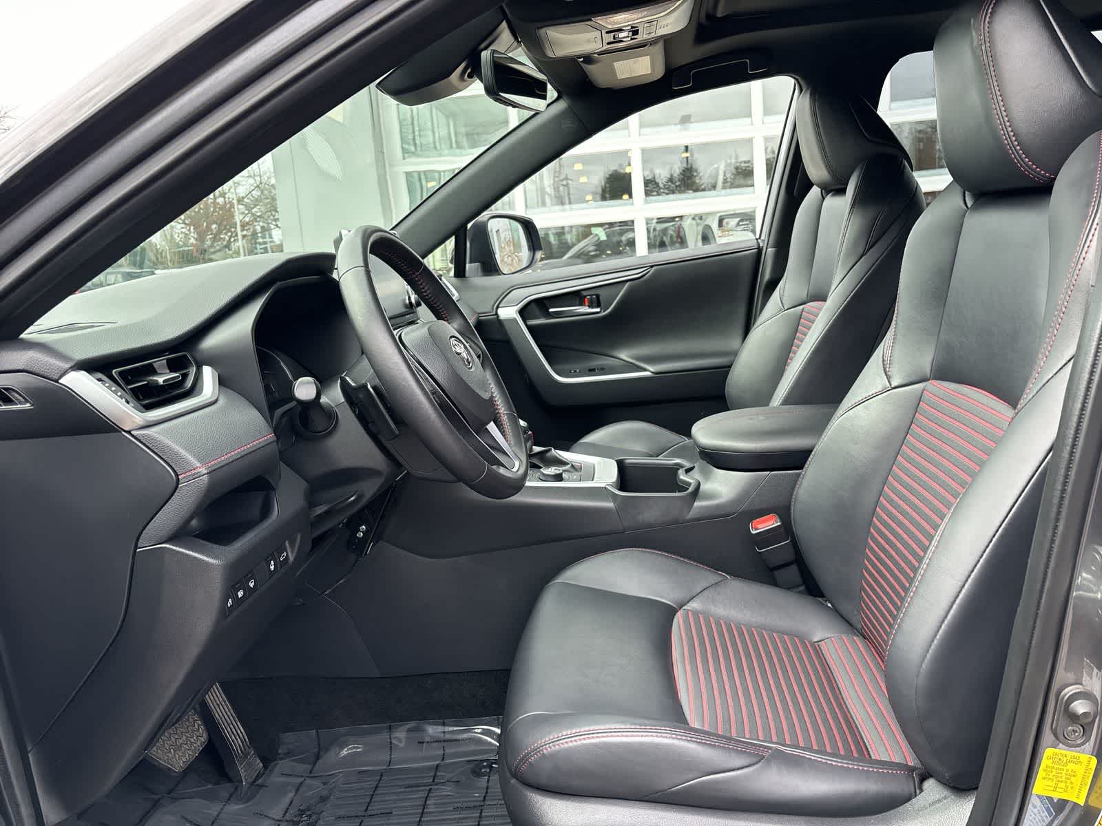 Thumbnail: 2022 Toyota RAV4 - 9