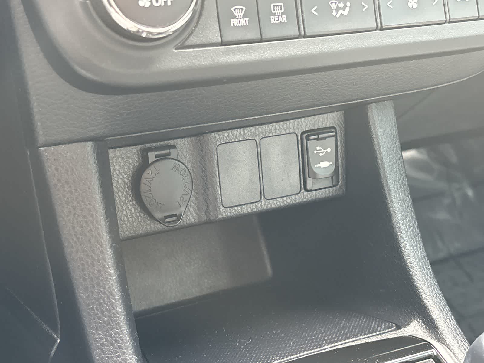 Thumbnail: 2015 Toyota Corolla - 24