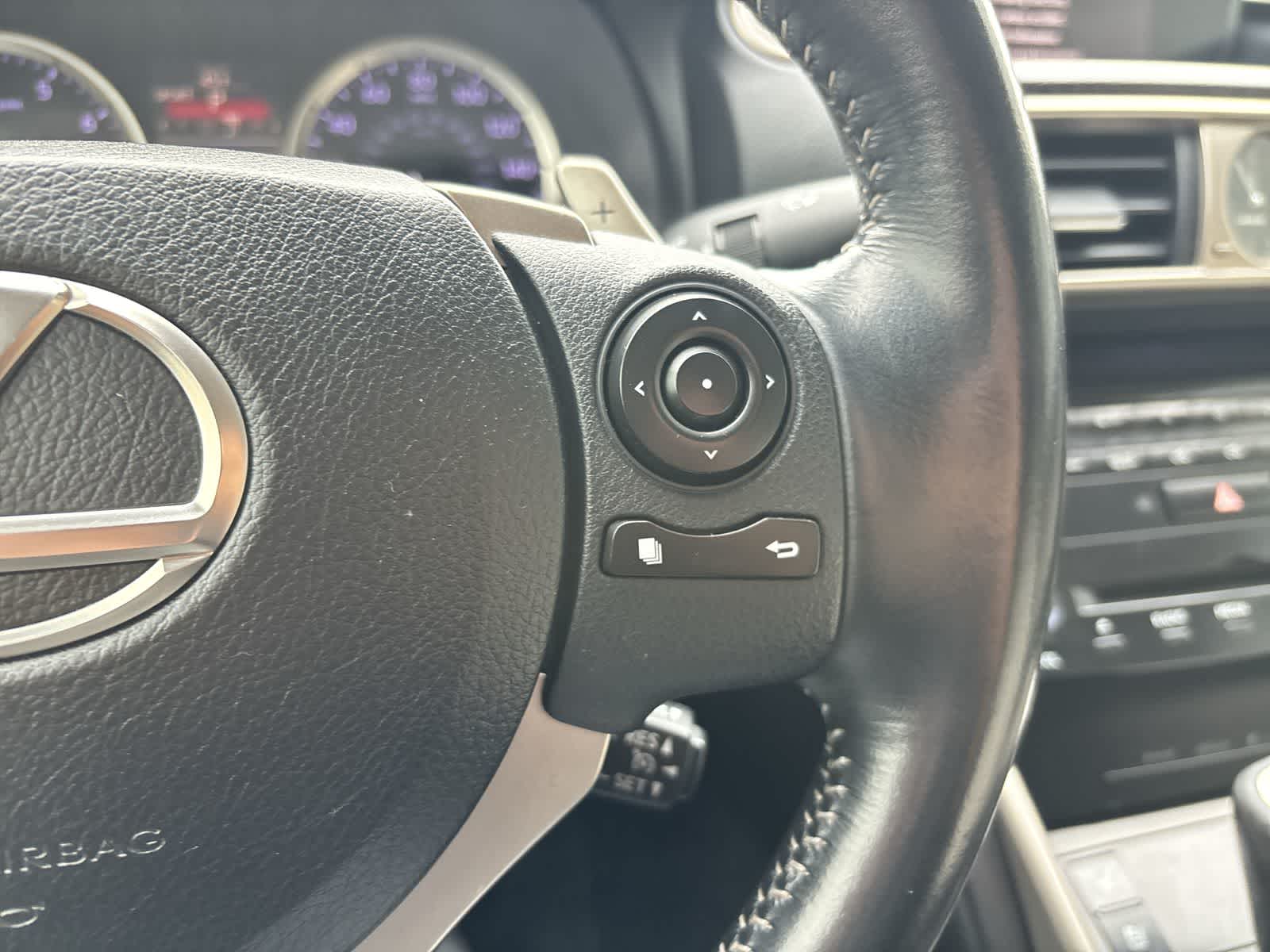 Thumbnail: 2014 Lexus IS - 11