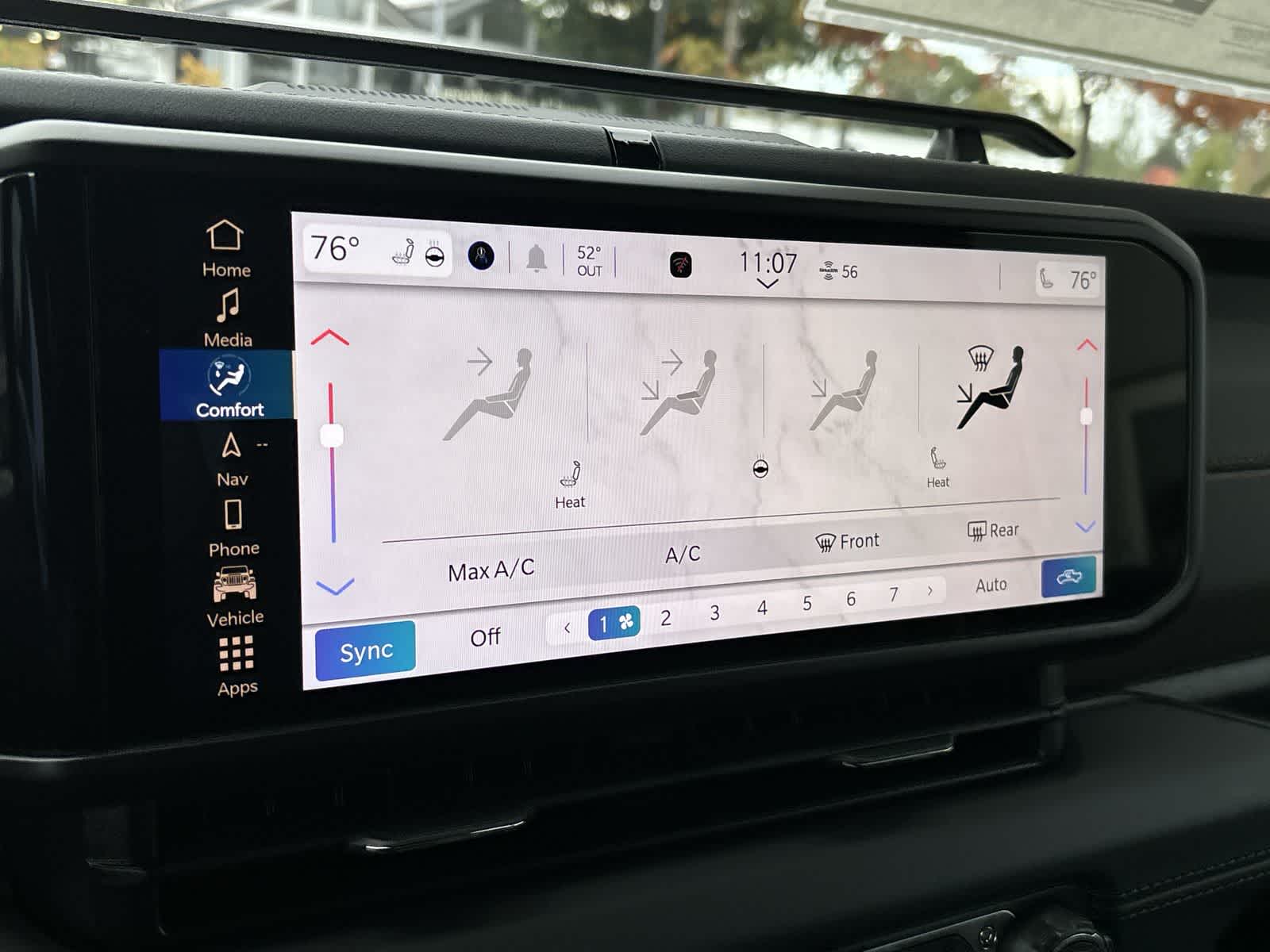 Thumbnail: 2025 Jeep Gladiator - 17