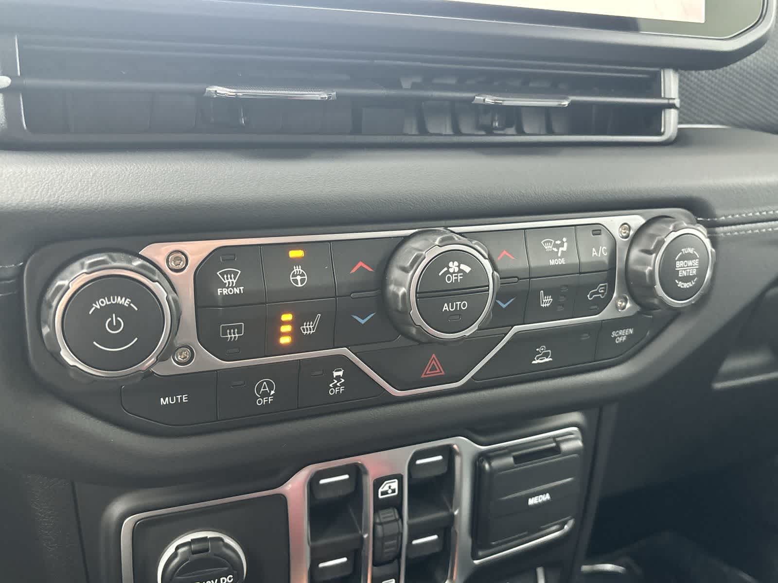 Thumbnail: 2026 Jeep Gladiator - 24