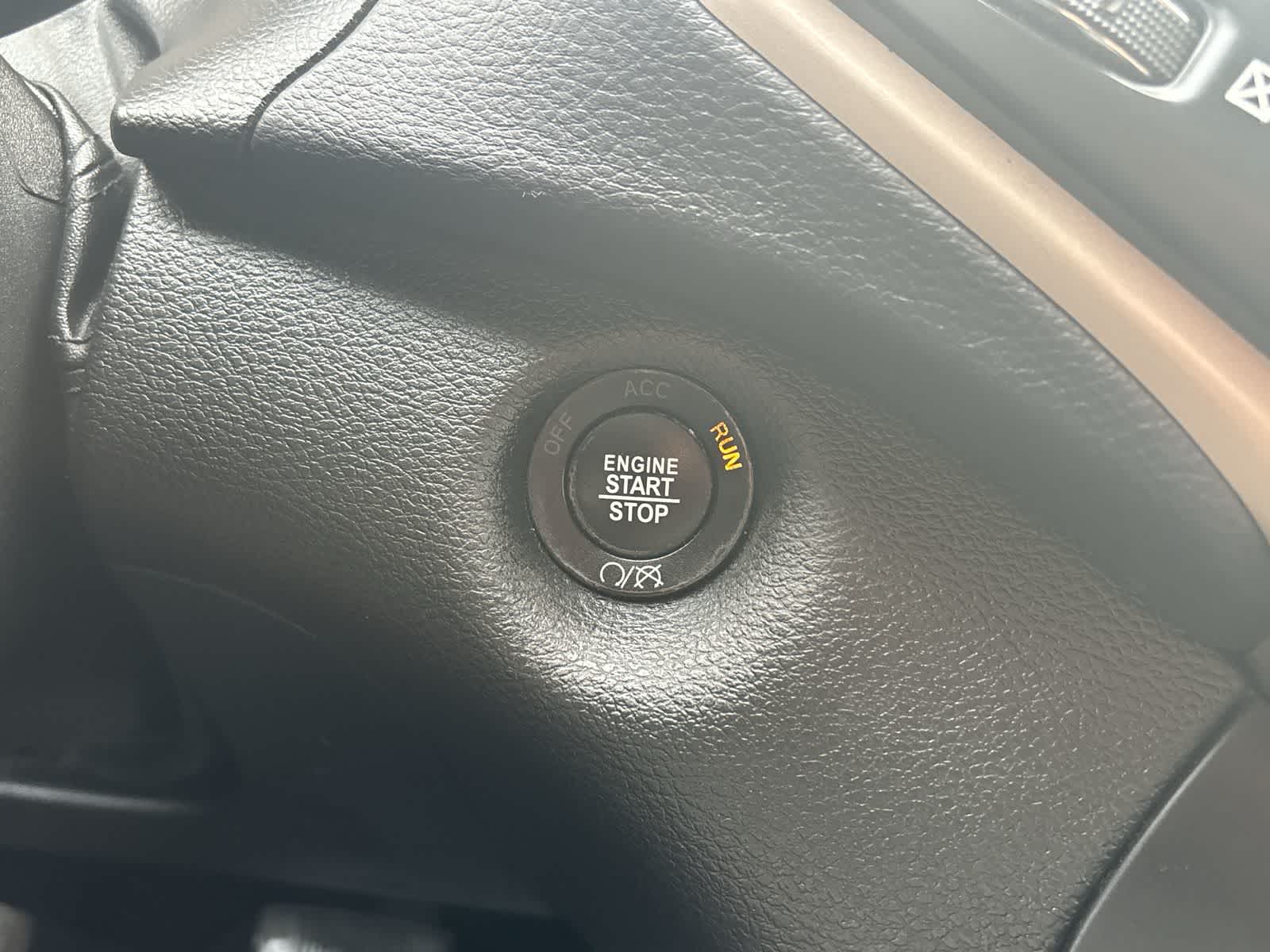 Thumbnail: 2017 Jeep Cherokee - 17