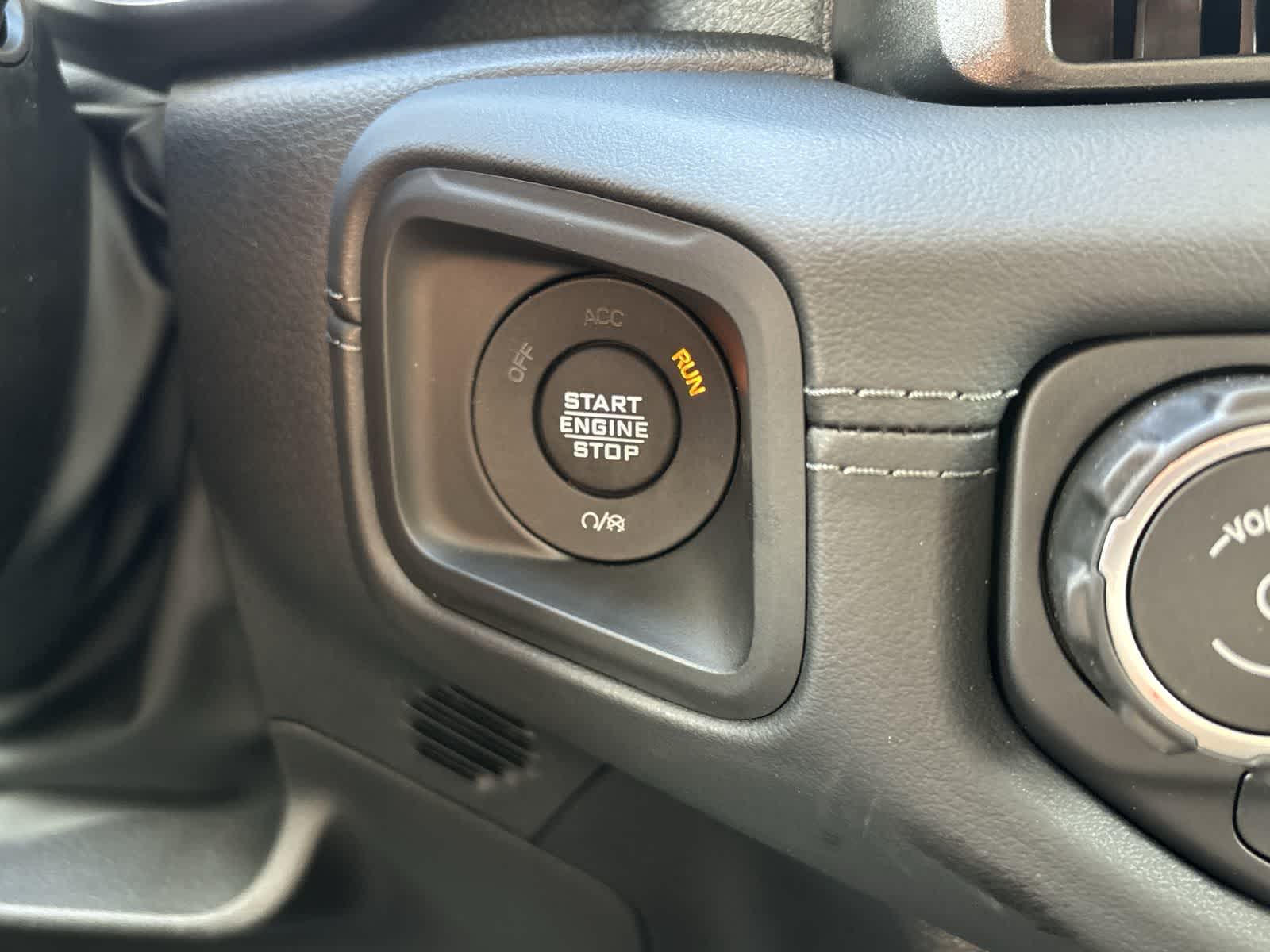 Thumbnail: 2026 Jeep Gladiator - 27