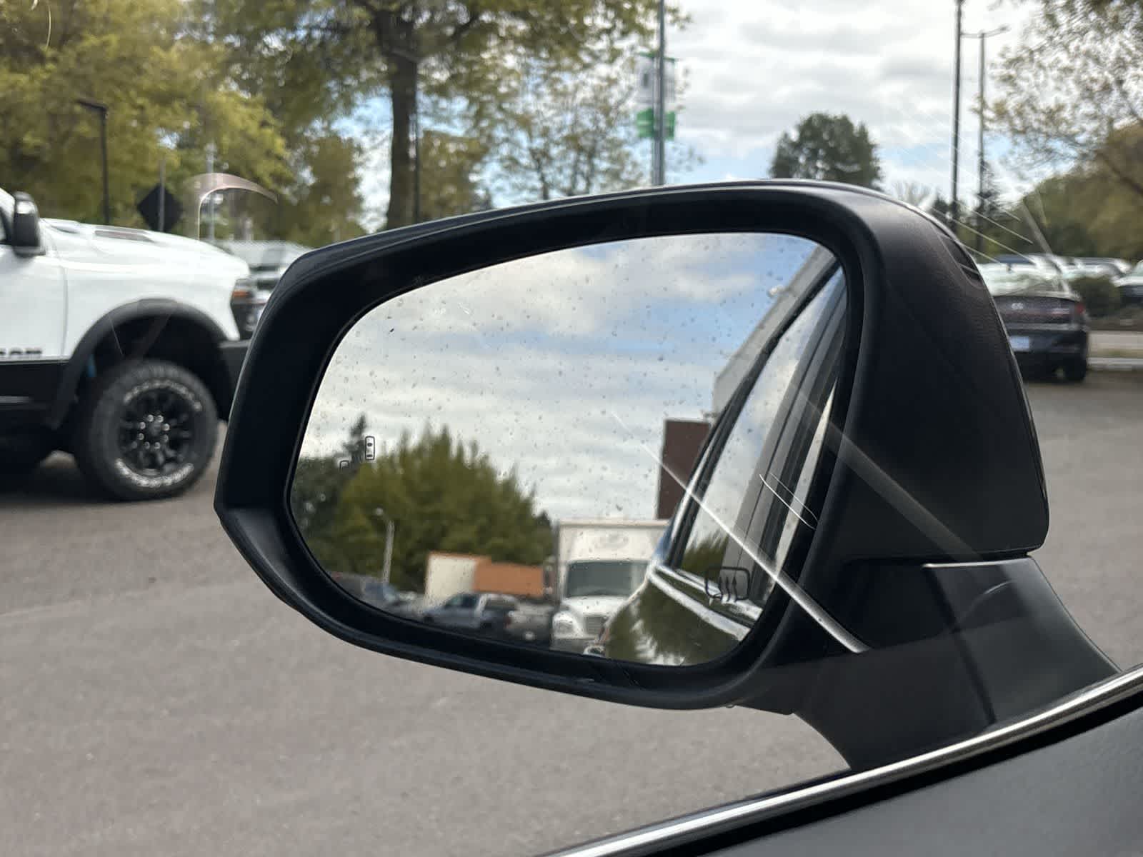 Thumbnail: 2023 Toyota Highlander - 29