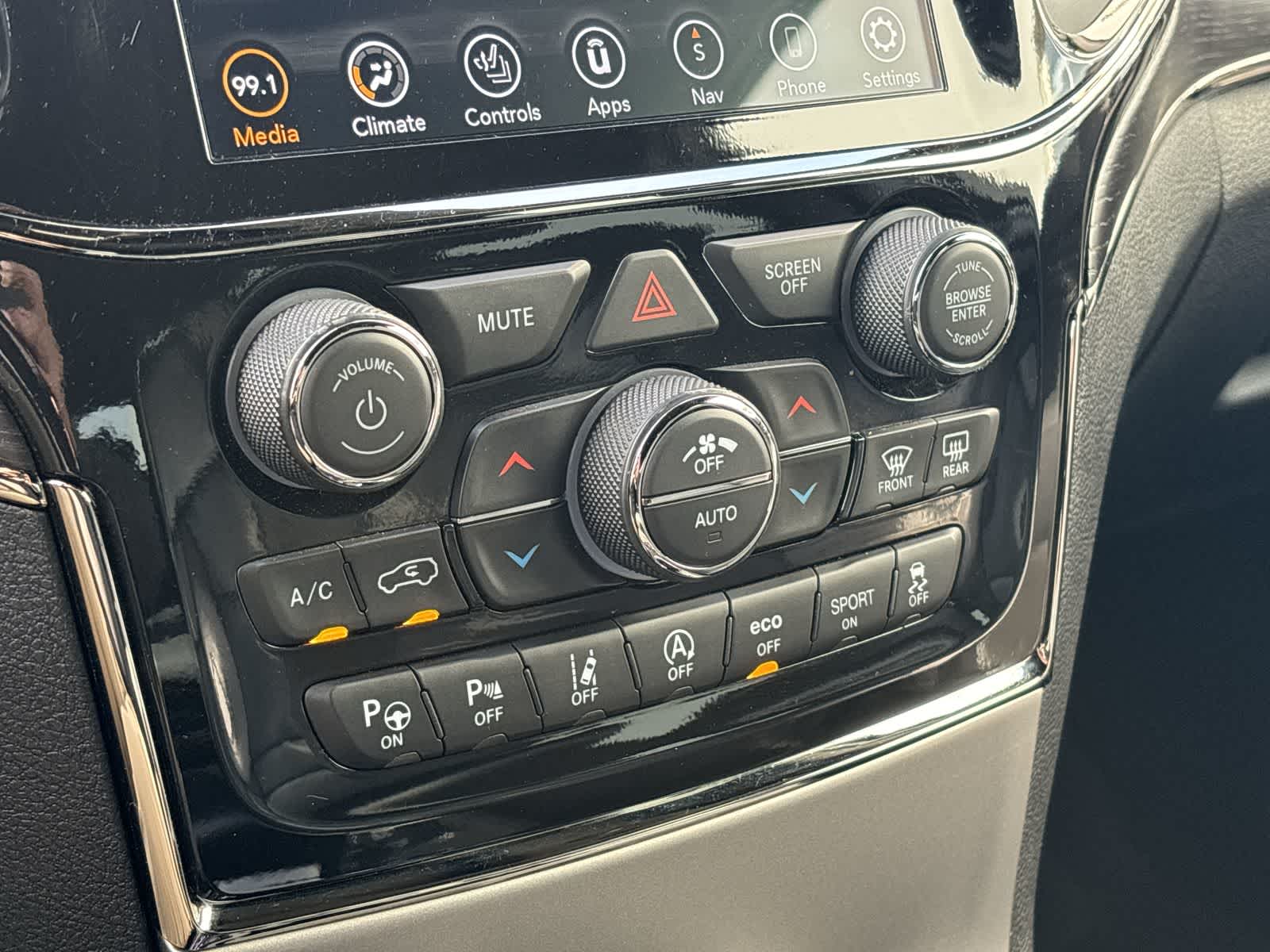 Thumbnail: 2021 Jeep Grand Cherokee - 23