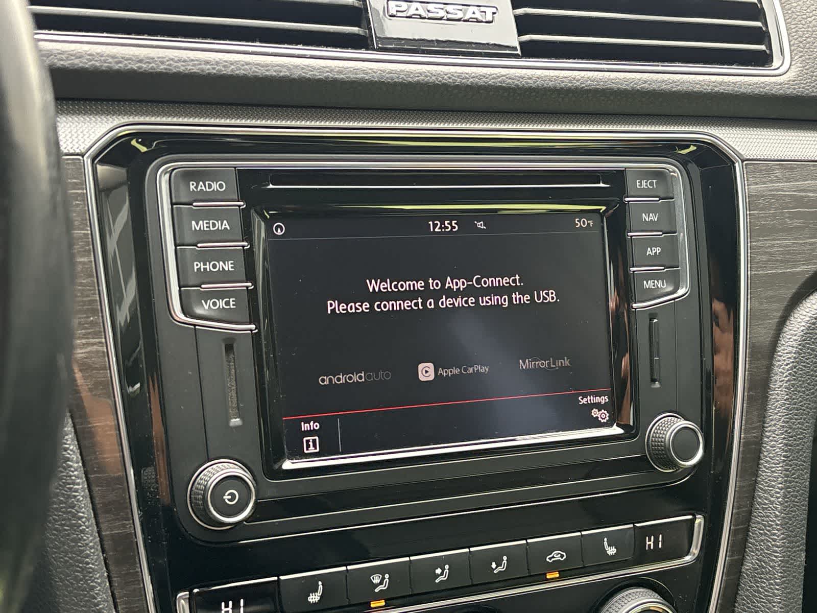 Thumbnail: 2018 Volkswagen Passat - 18