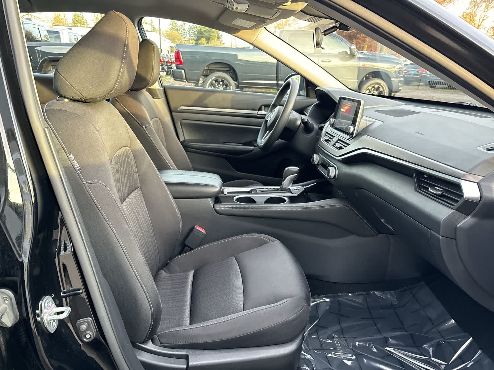 2023 Nissan Altima 2.5 SV photo 4
