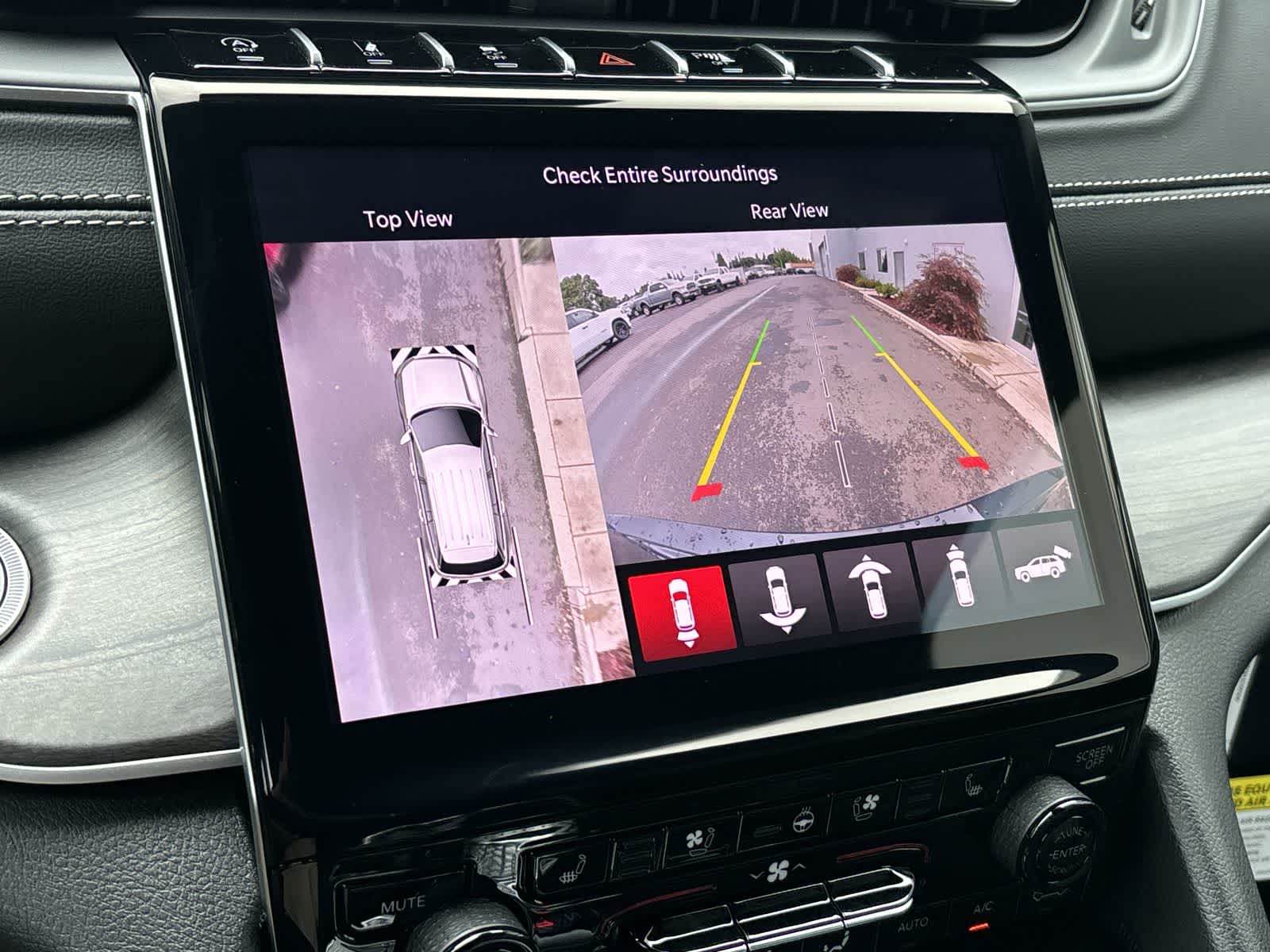 Thumbnail: 2025 Jeep Grand Cherokee - 21