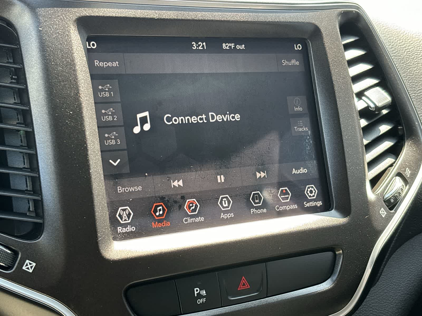 Thumbnail: 2019 Jeep Cherokee - 19