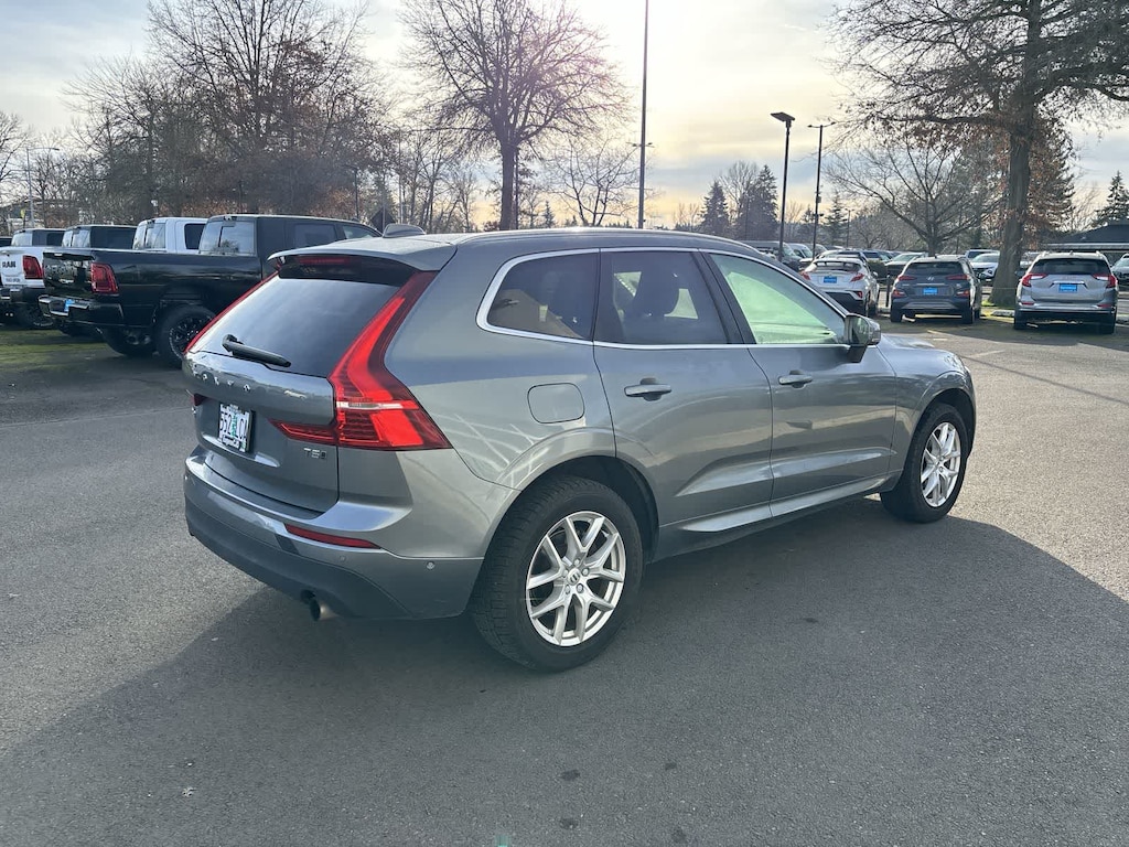 Used 2018 Volvo XC60 T5 AWD Momentum SUV