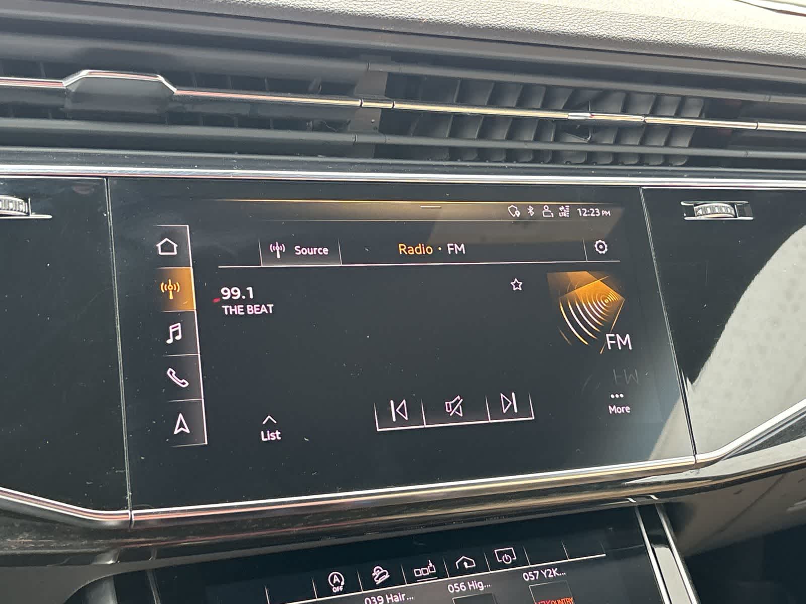 Thumbnail: 2020 Audi Q8 - 12