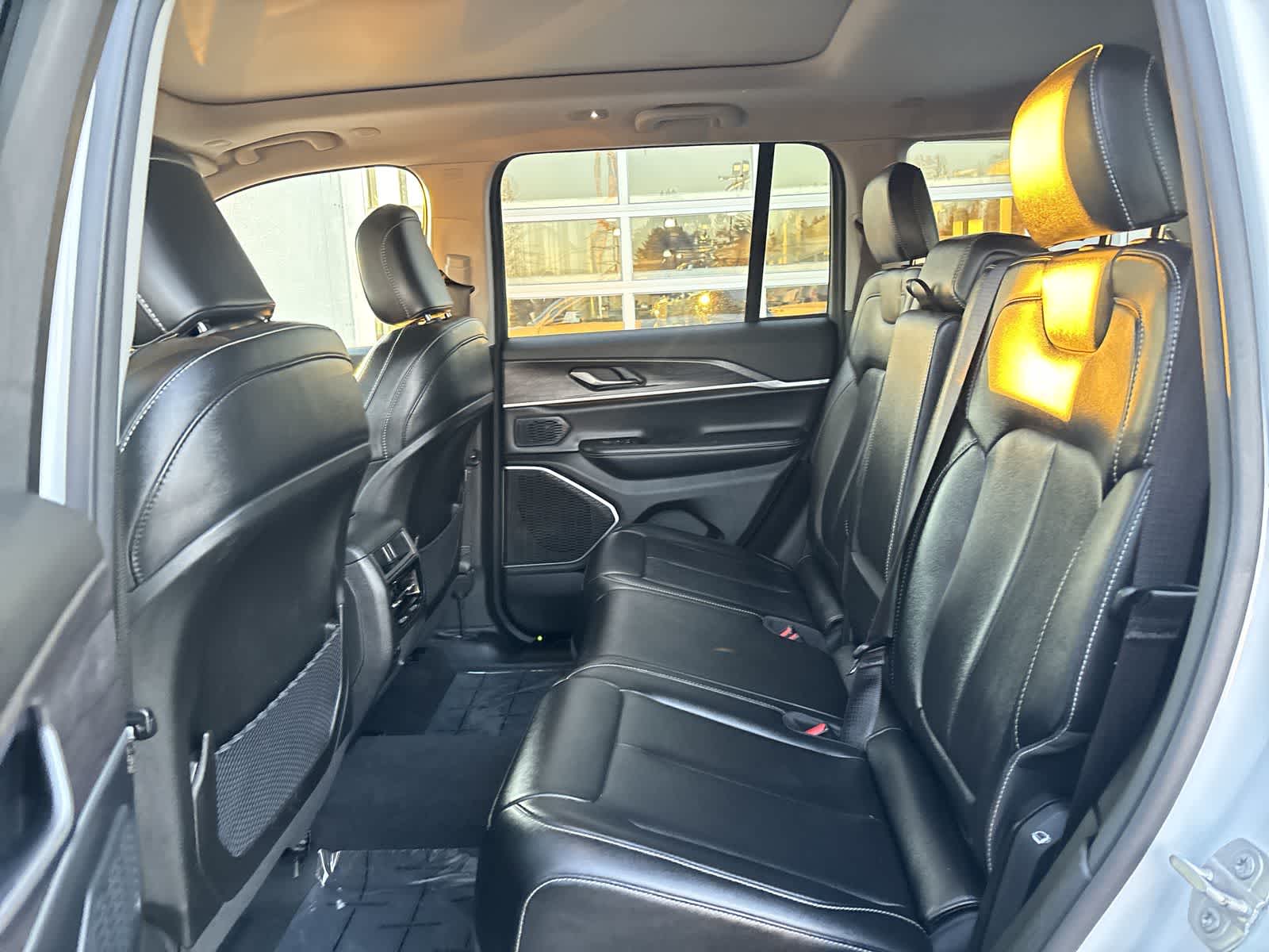 Thumbnail: 2024 Jeep Grand Cherokee - 8