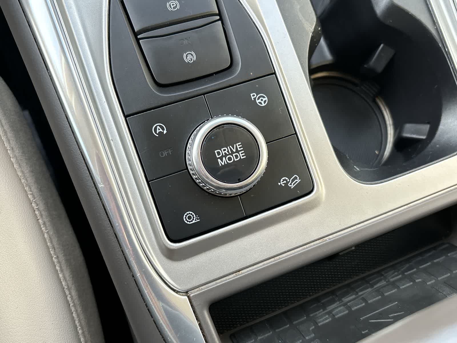 Thumbnail: 2020 Ford Explorer - 28