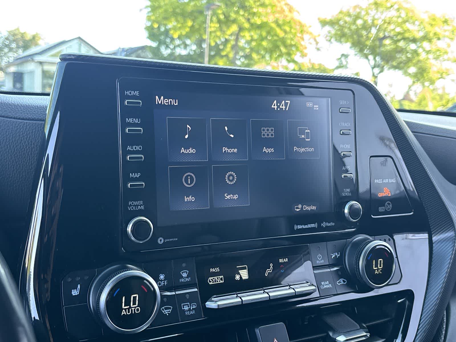 Thumbnail: 2021 Toyota Highlander - 14