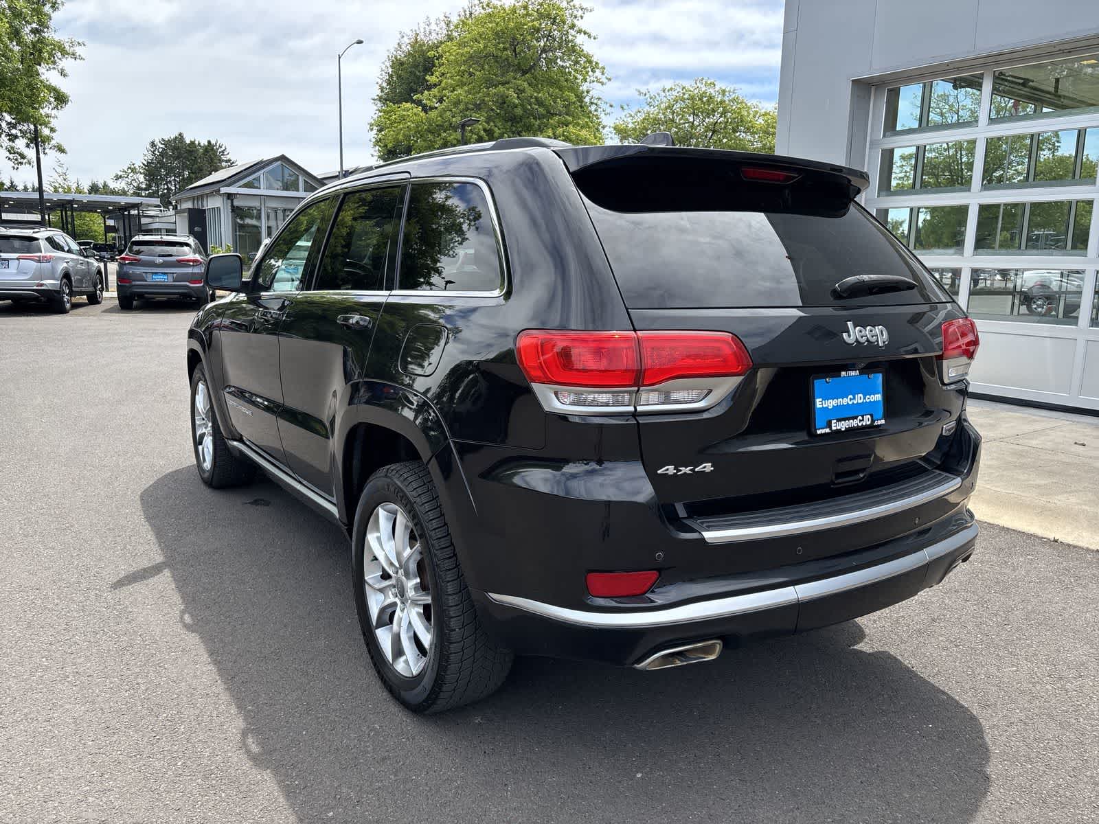 Thumbnail: 2015 Jeep Grand Cherokee - 2