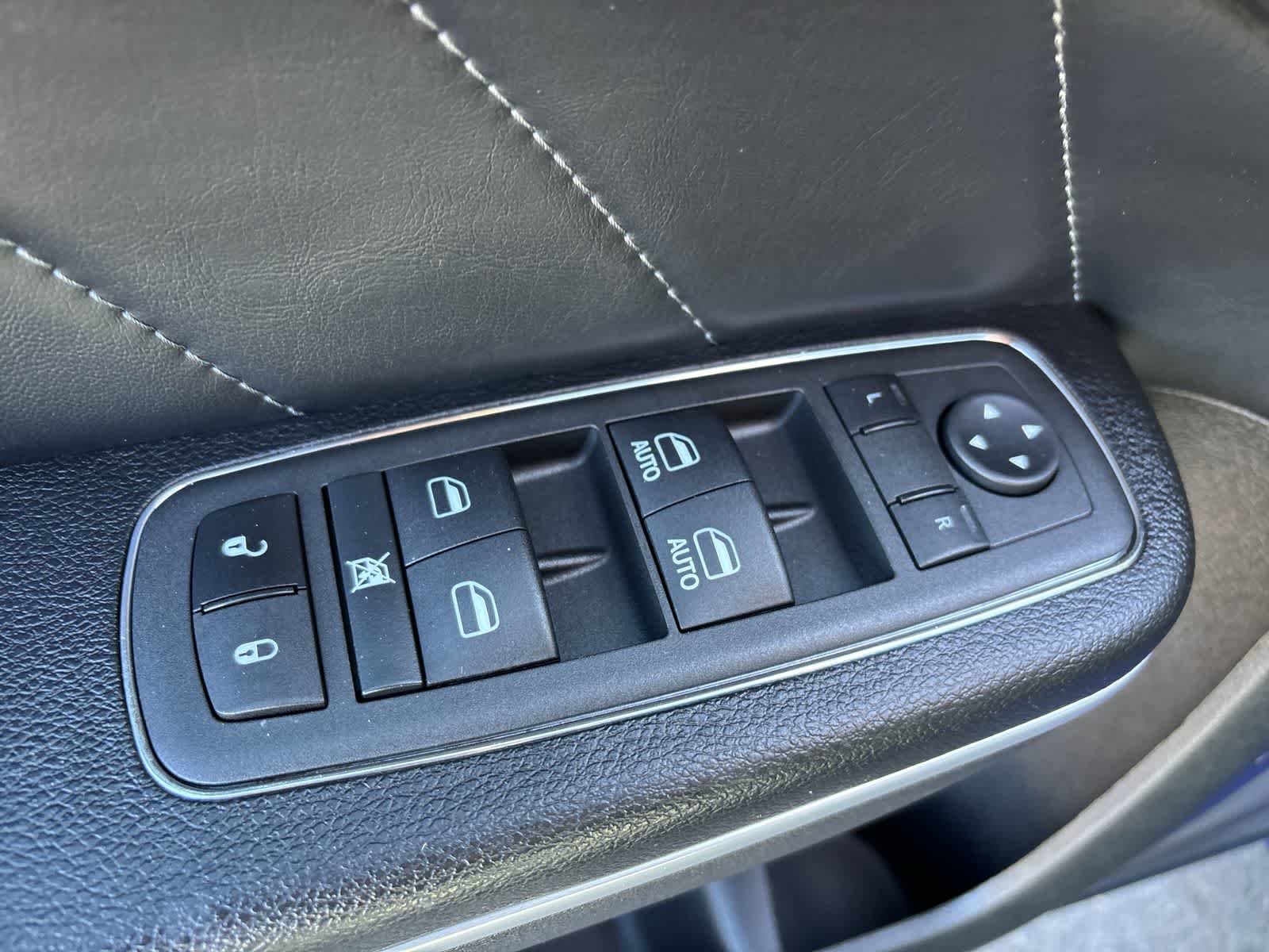 Thumbnail: 2022 Dodge Charger - 9