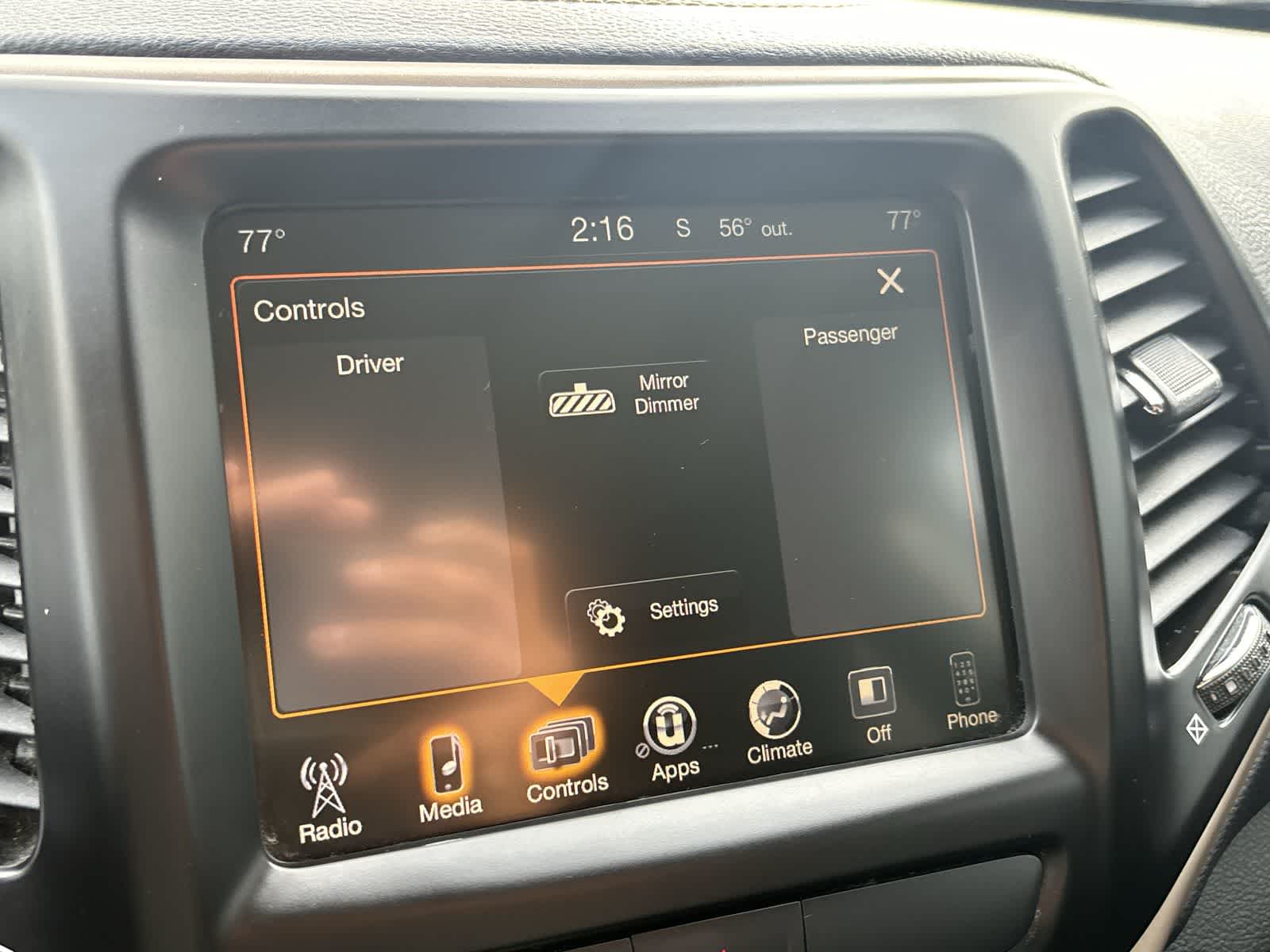 Thumbnail: 2017 Jeep Cherokee - 20