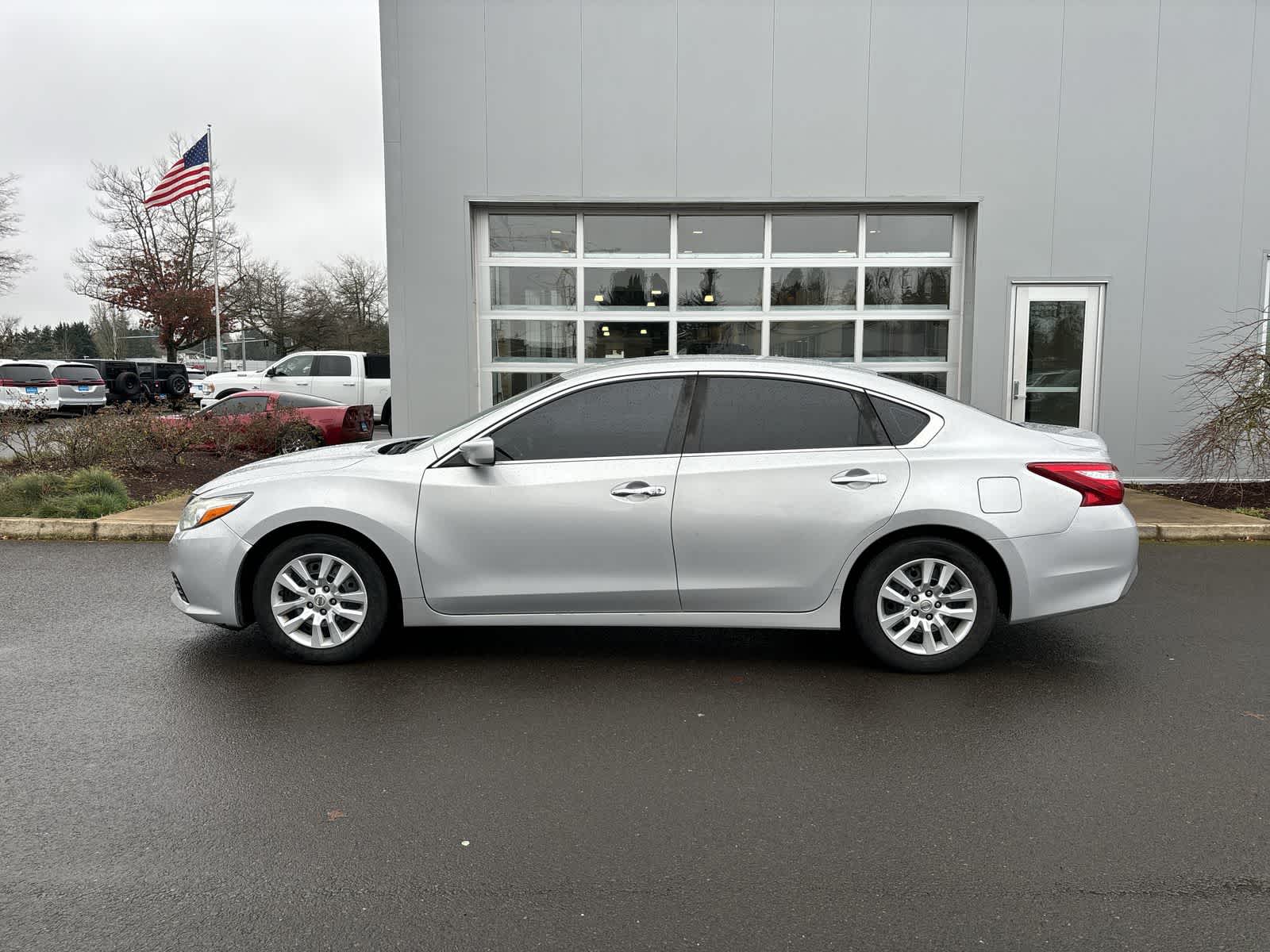 Thumbnail: 2016 Nissan Altima - 2