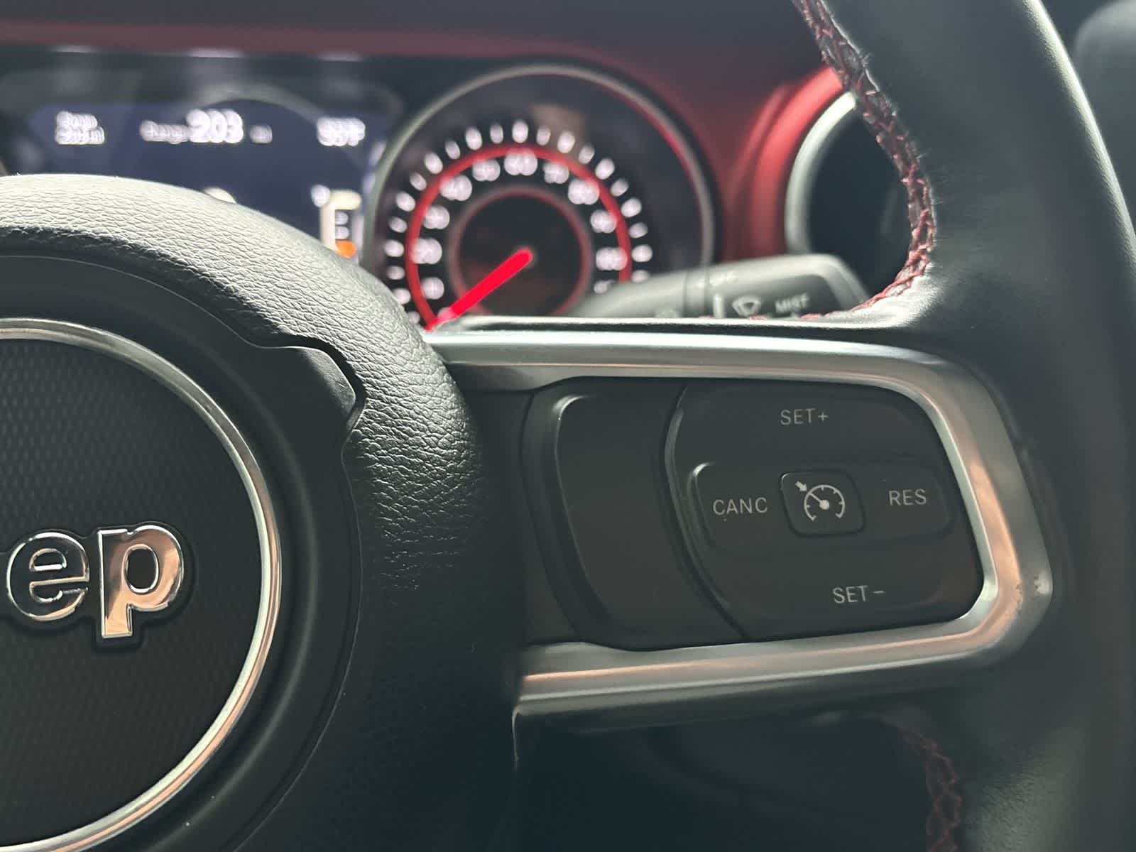 Thumbnail: 2021 Jeep Gladiator - 11