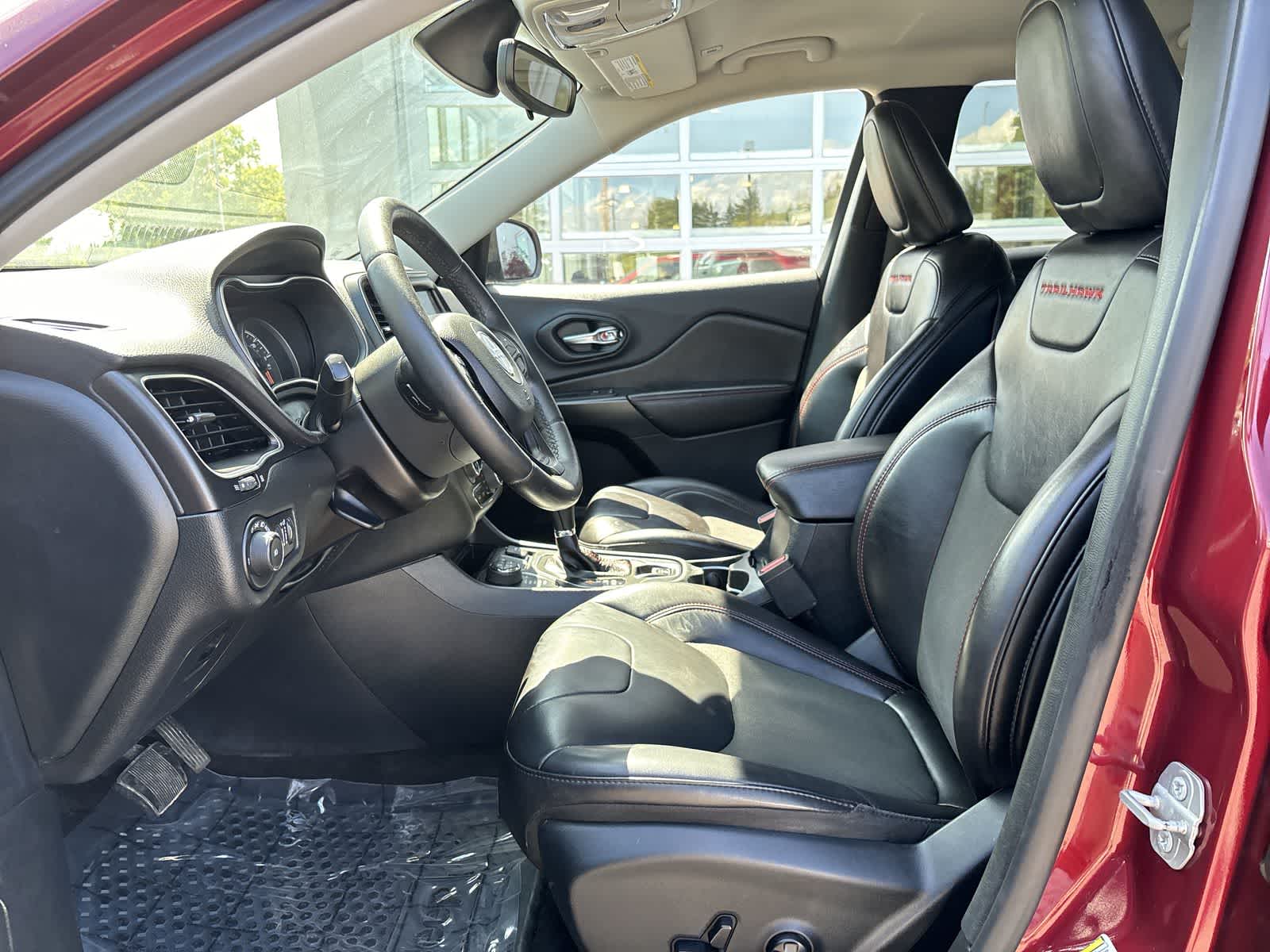 Thumbnail: 2019 Jeep Cherokee - 9