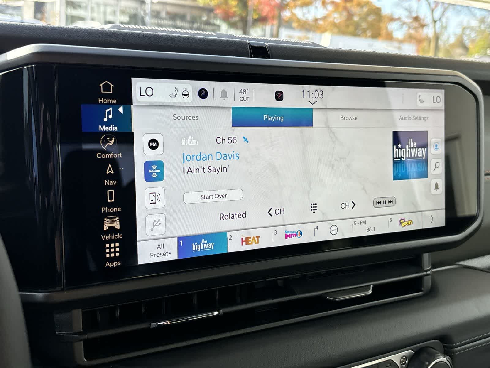 Thumbnail: 2025 Jeep Gladiator - 15