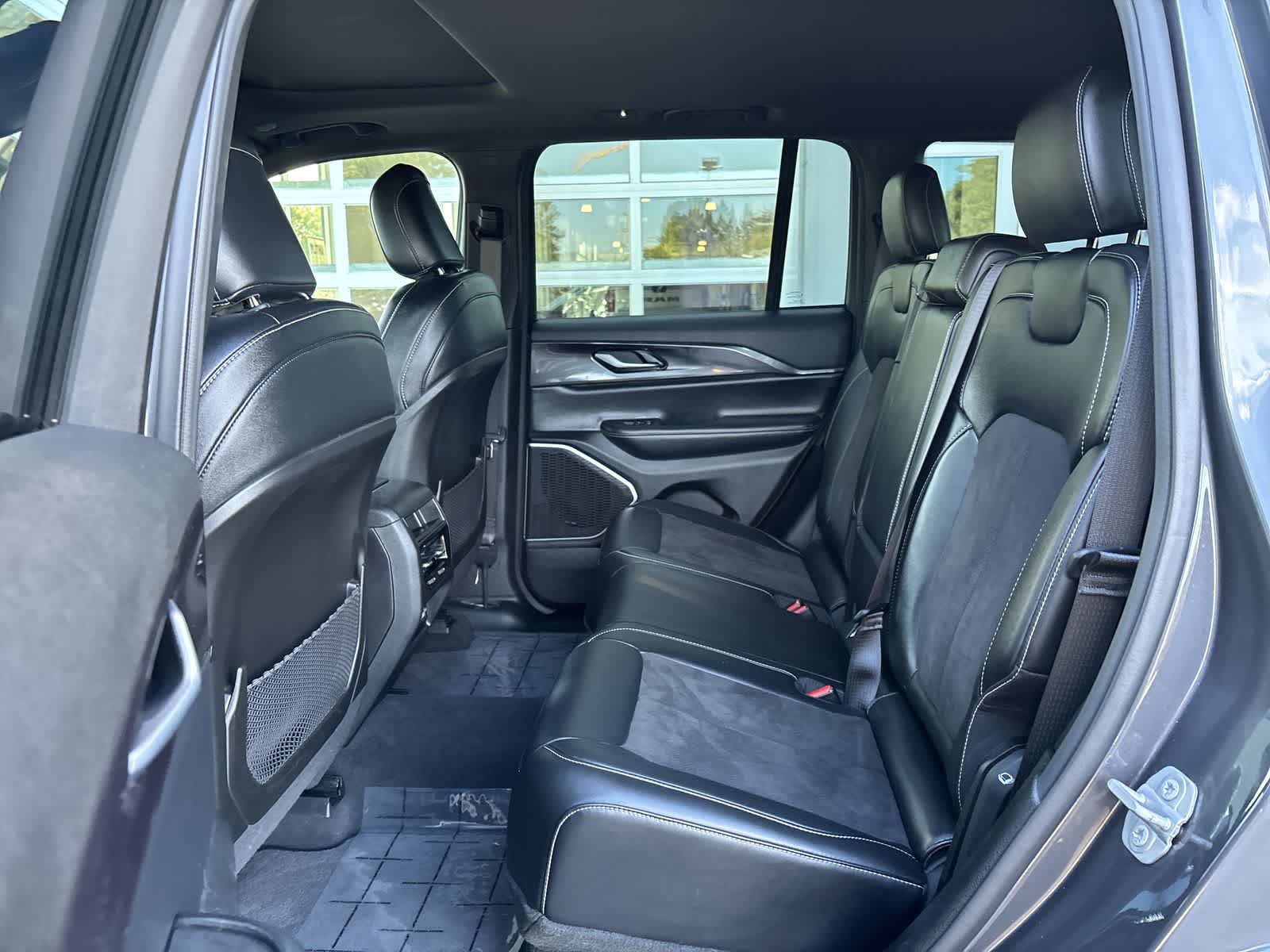 Thumbnail: 2022 Jeep Grand Cherokee - 6