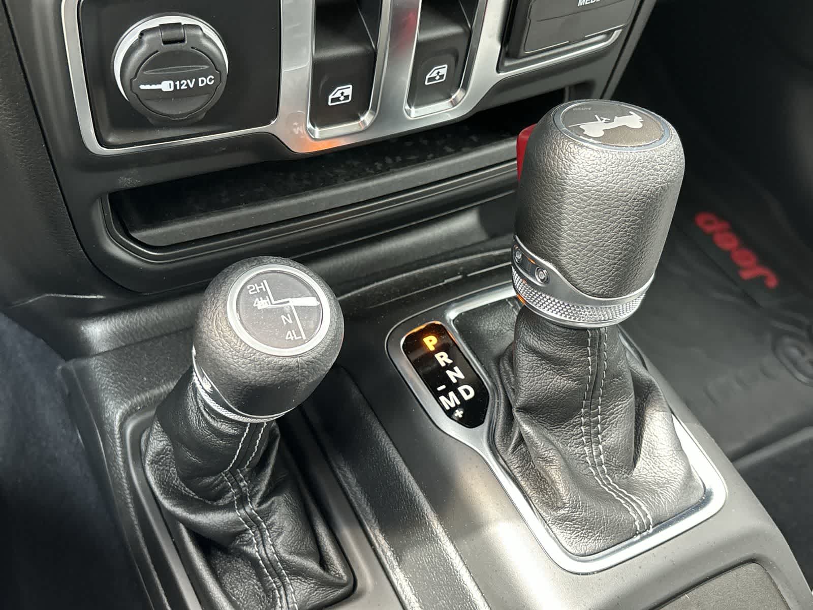 2025 Jeep Wrangler Sport 24