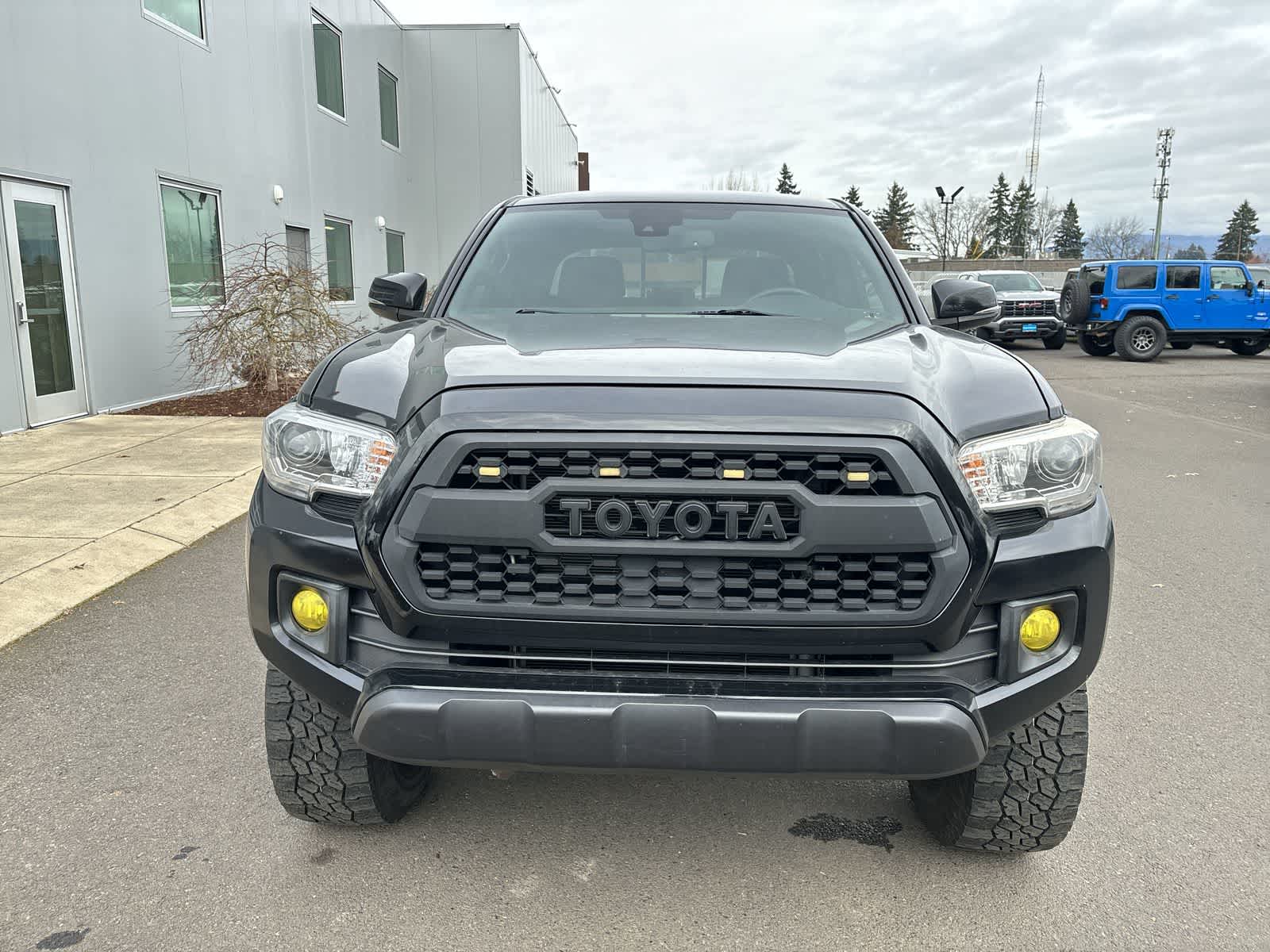 Thumbnail: 2019 Toyota Tacoma - 7